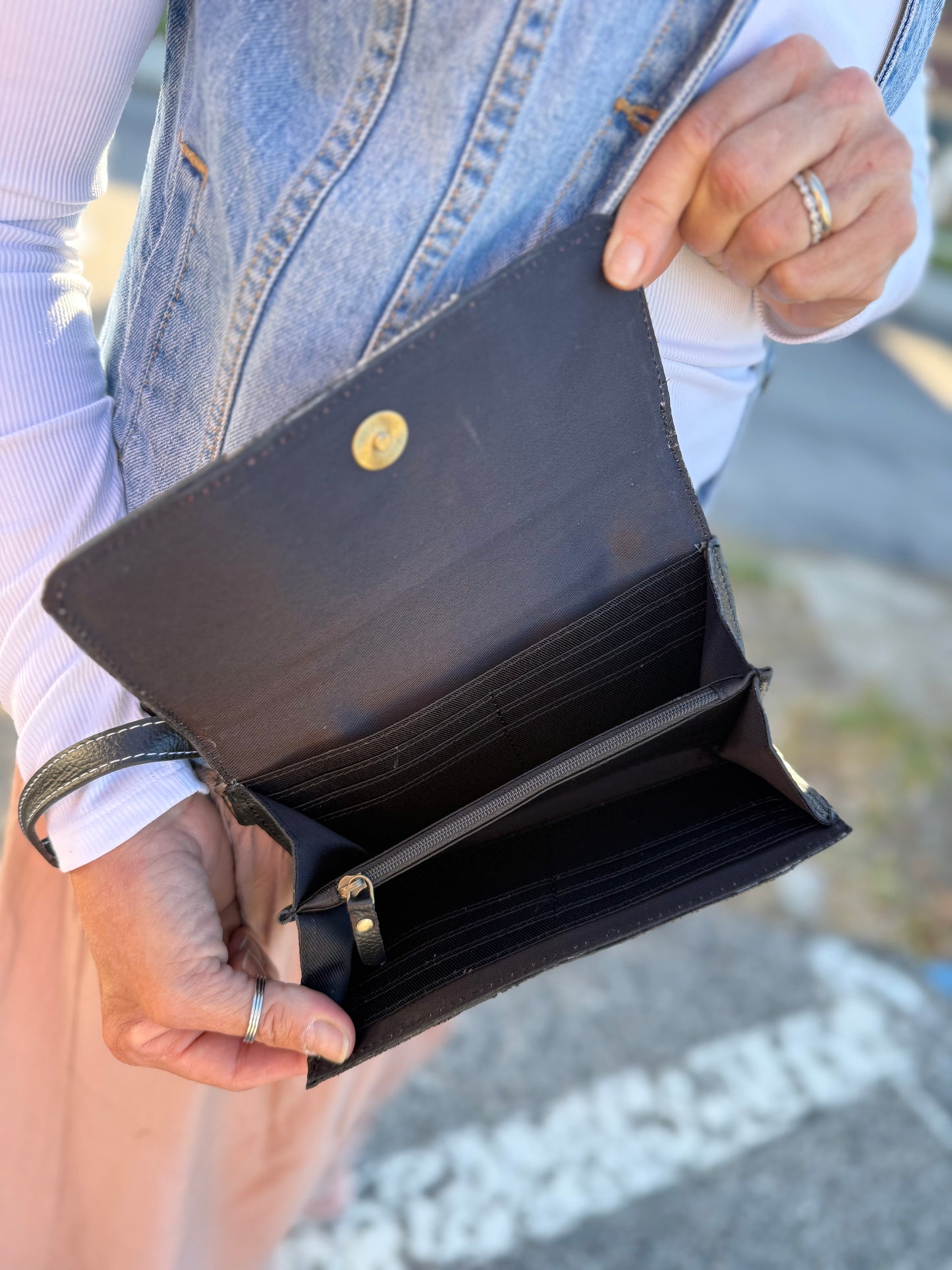 Wallet wristlet