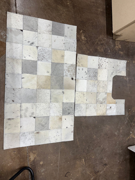 Bathroom set
Long rug 20”x30” smaller 19.5”x20”