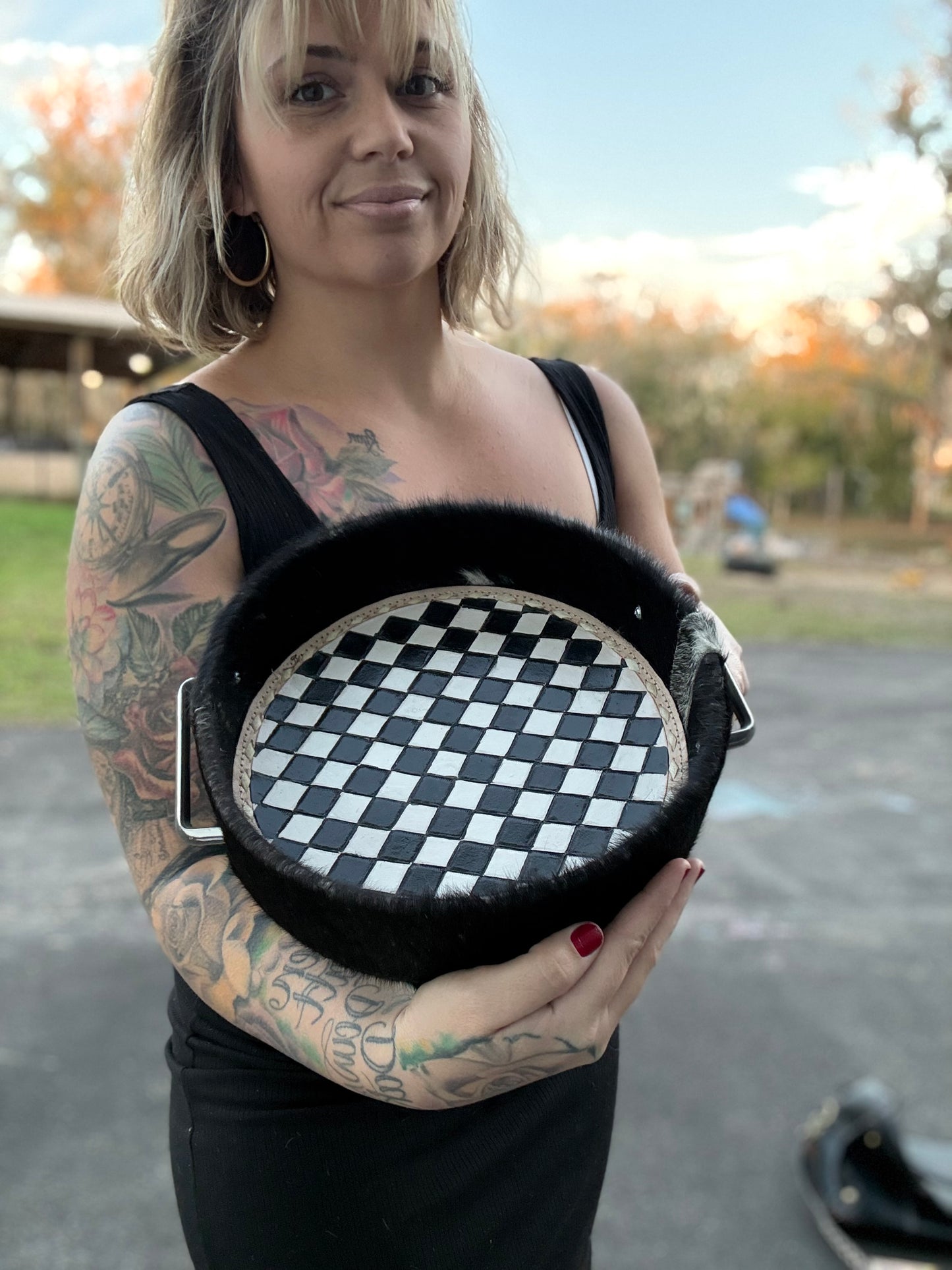 Checker print round tray