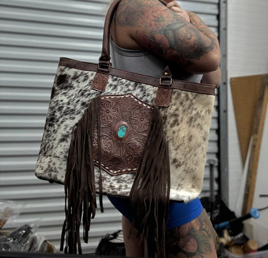 Large tote bag comes with free wallet and card holder, 3 pieces for the price of one!