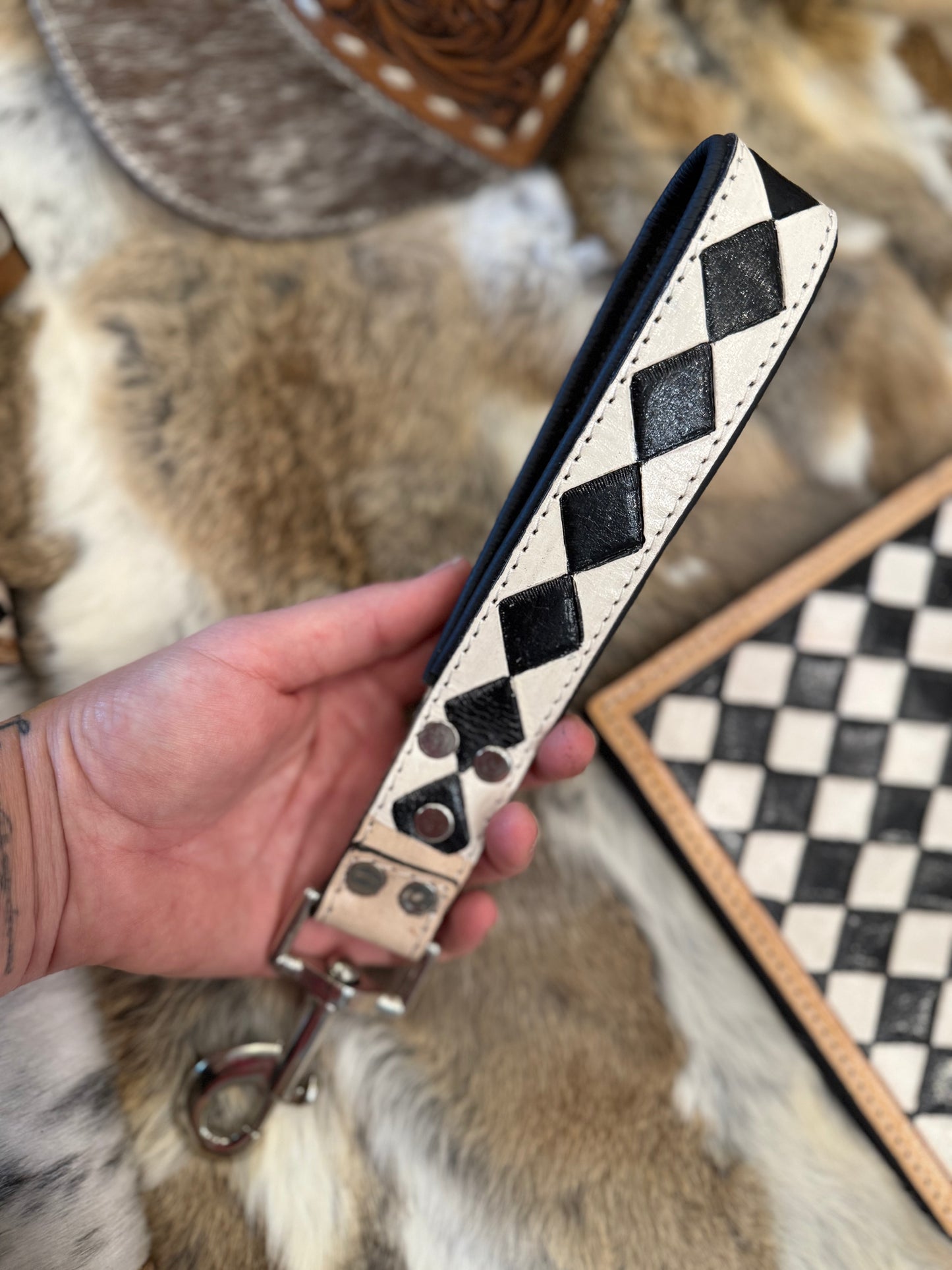 Checker wristlet