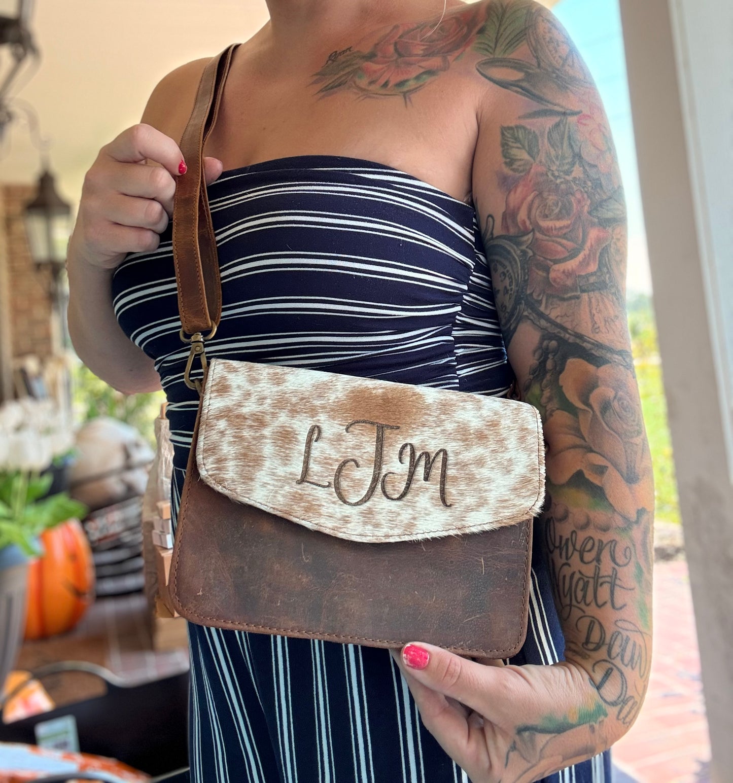 Cute crossbody engraved roughly 9”x7”