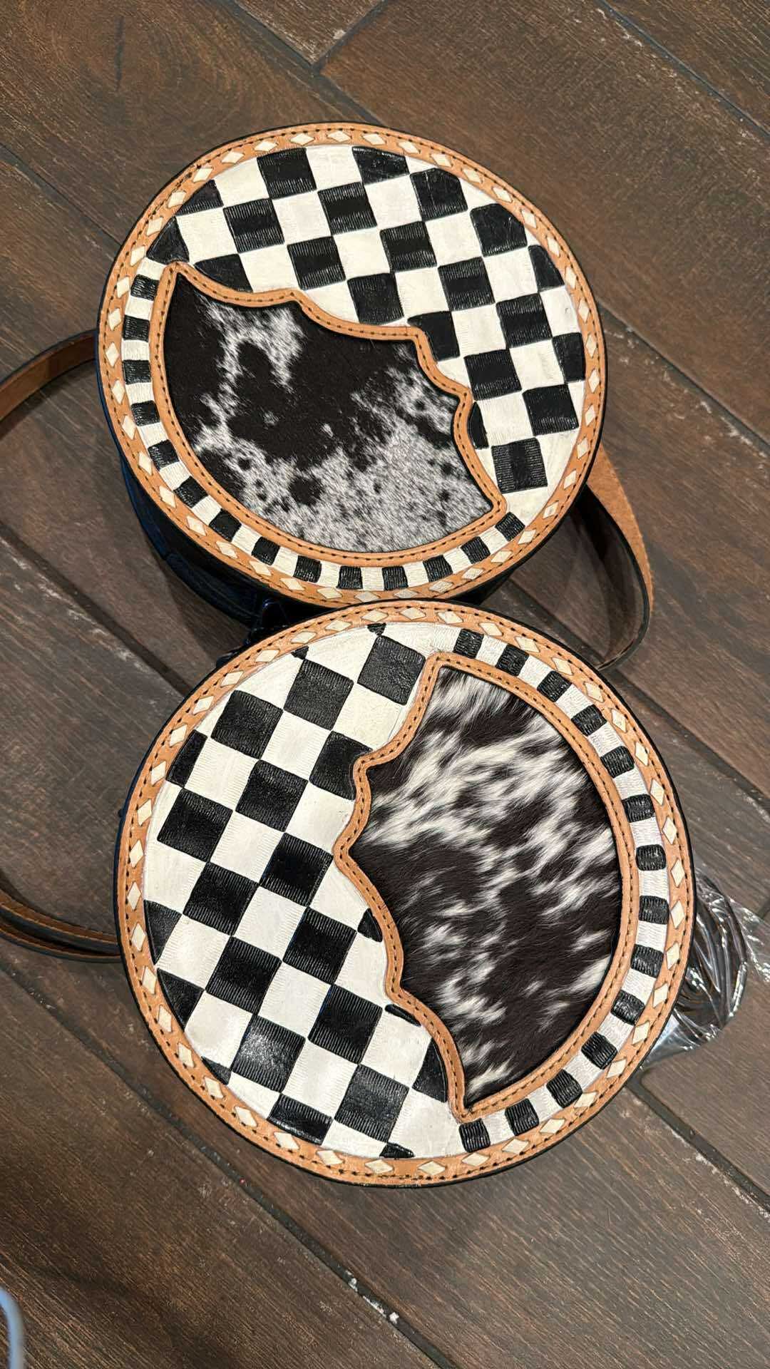 Checker canteen purse