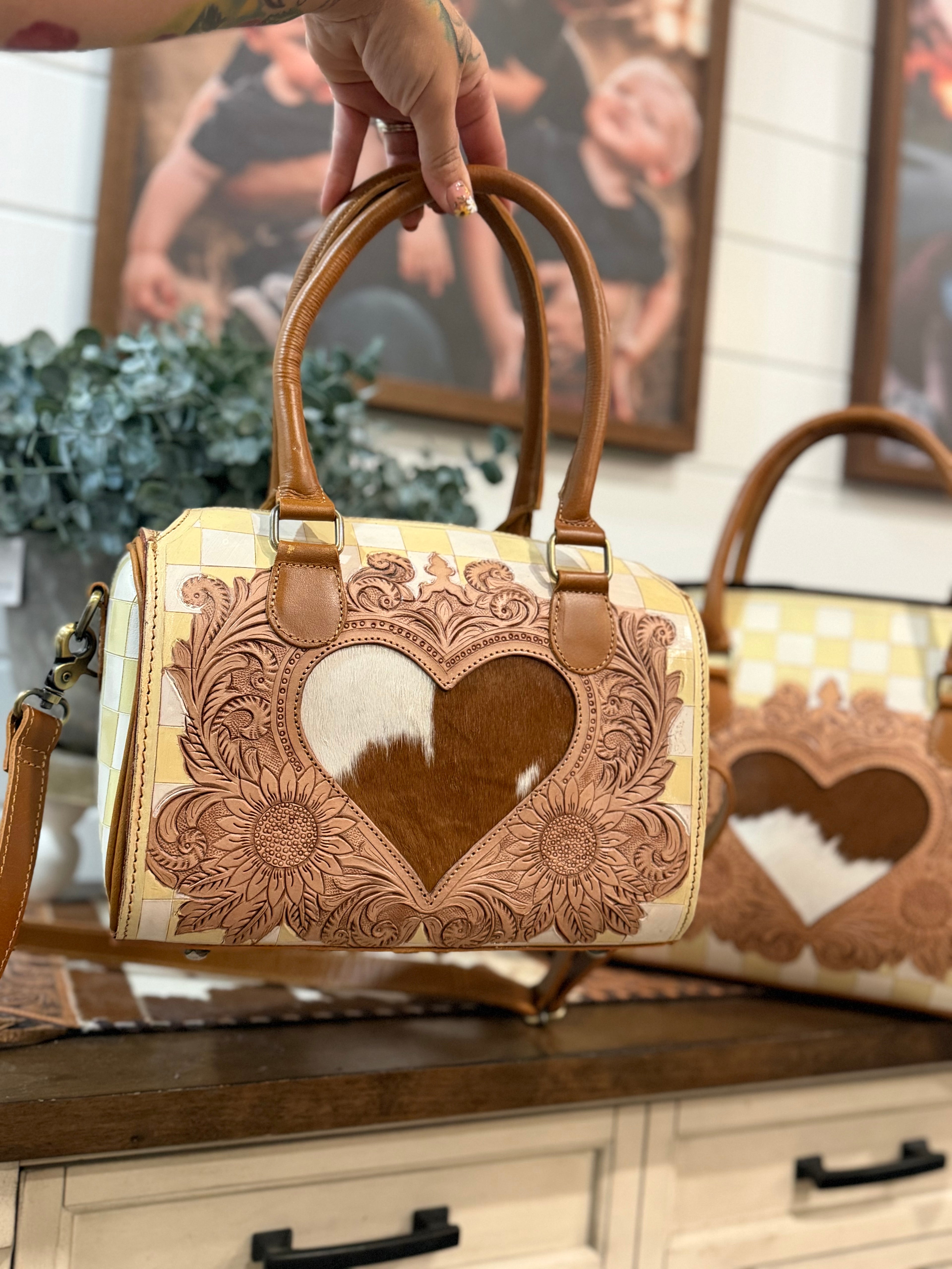 The Honey Mae 🤍🐝 yellow / white checker - sunflower tooled leather speedy (M)