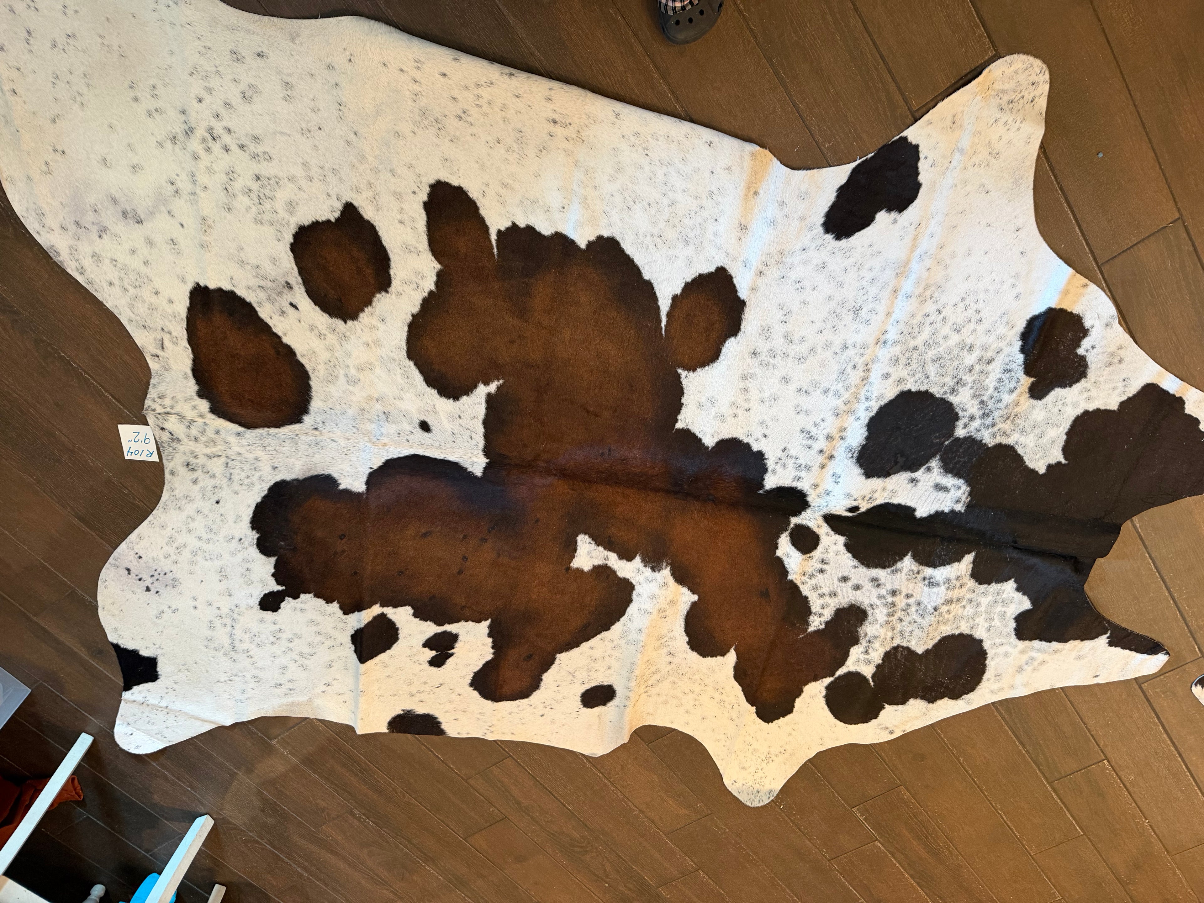 Full size cowhide (exotic)- # R104-9’2”