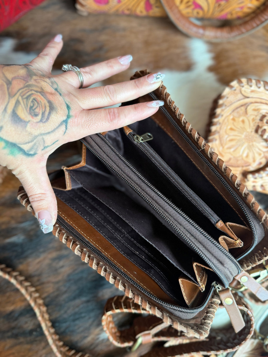 Double wallet Tooled leather clutch purse