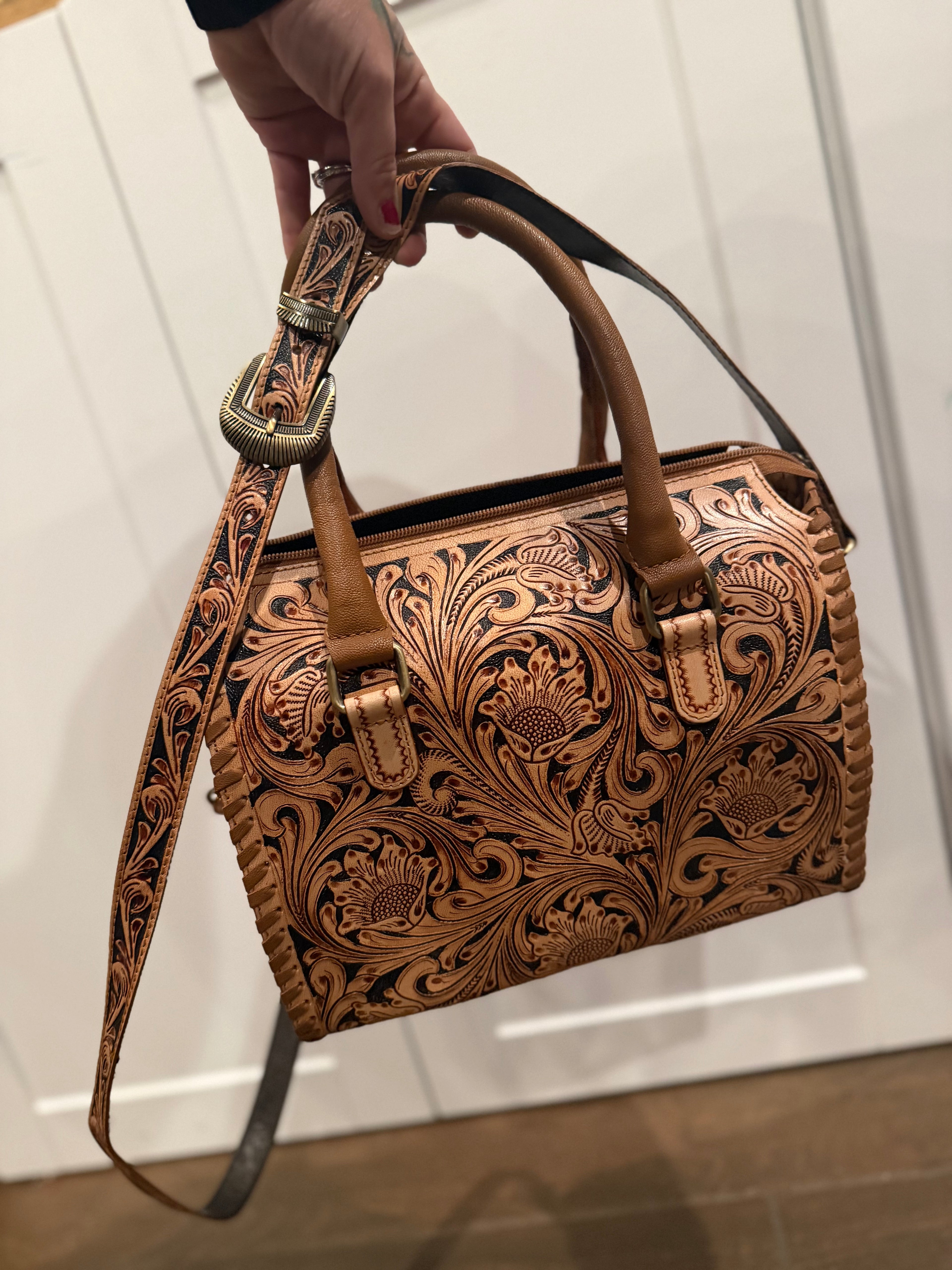 Tan/black soft-back speedy (M) [read description]