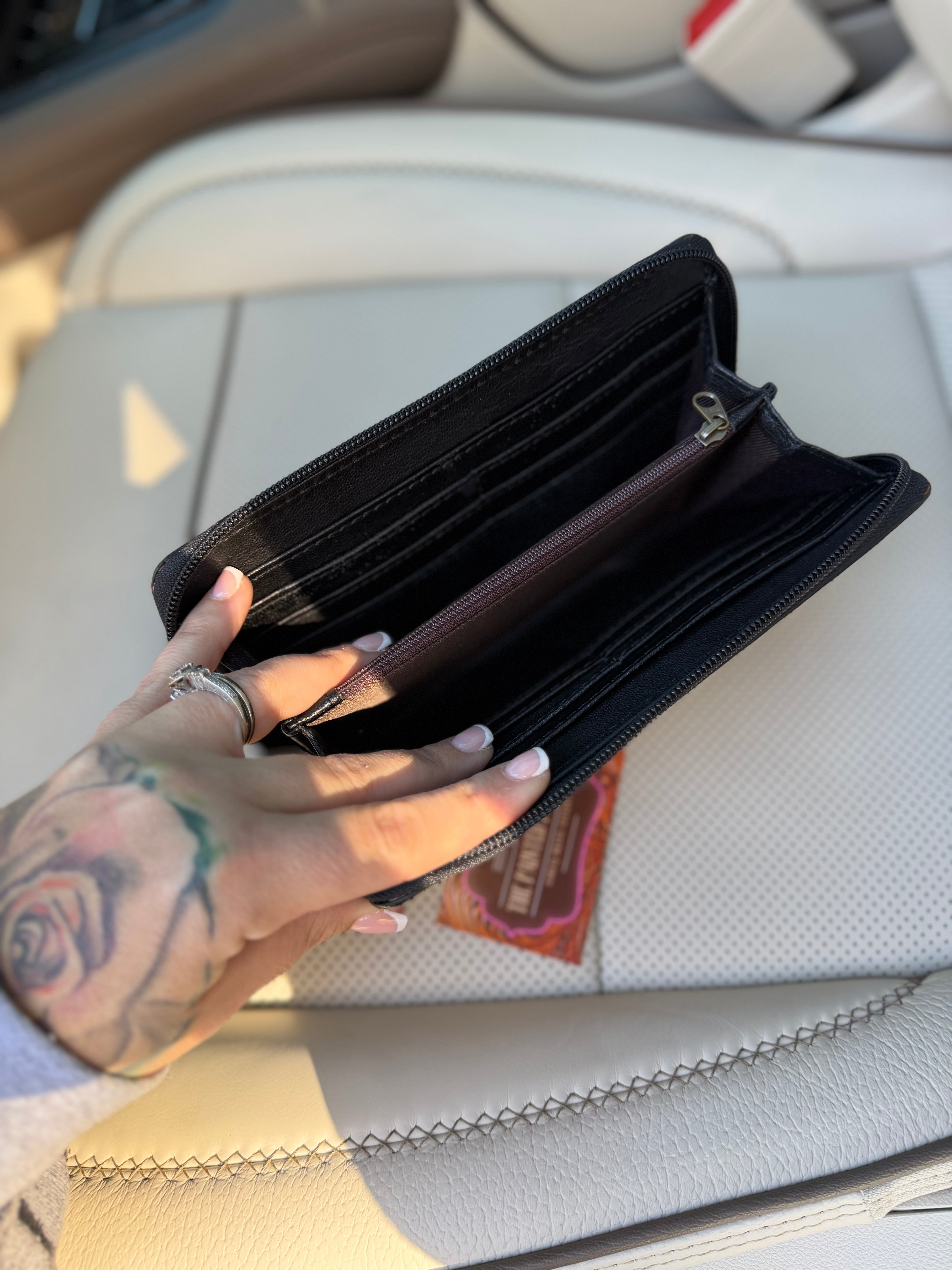 High quality Tooled leather checker bifold wallet