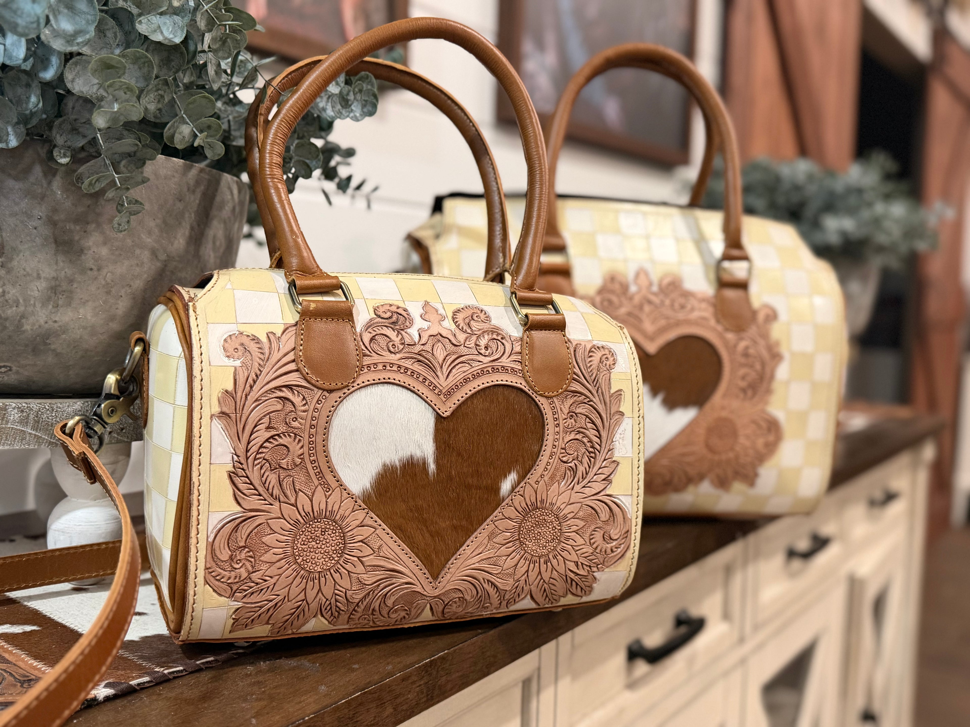 The Honey Mae 🤍🐝 yellow / white checker - sunflower tooled leather speedy (M)
