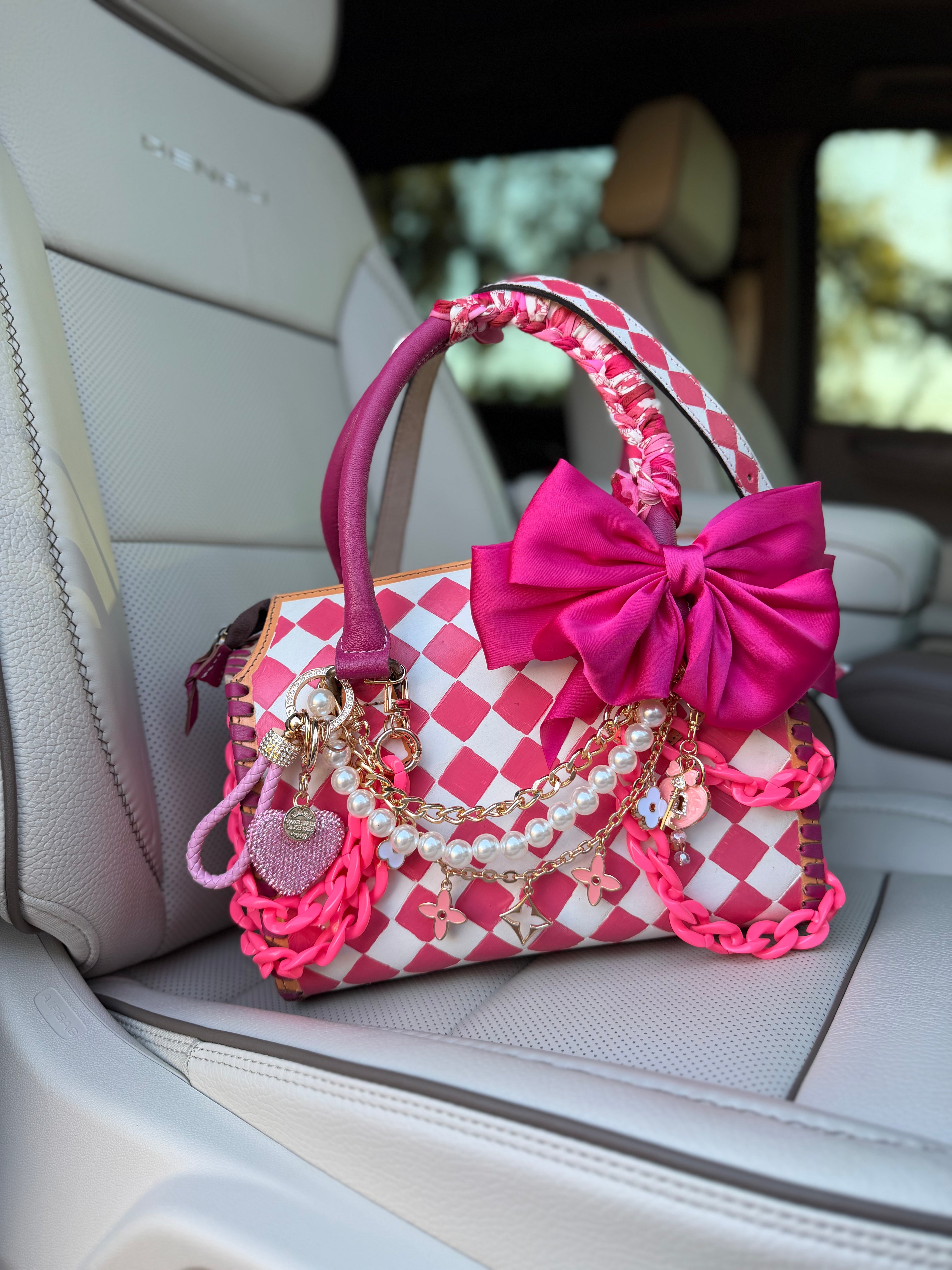 “The Pink Pony“- white and pink  tooled leather speedy (M)