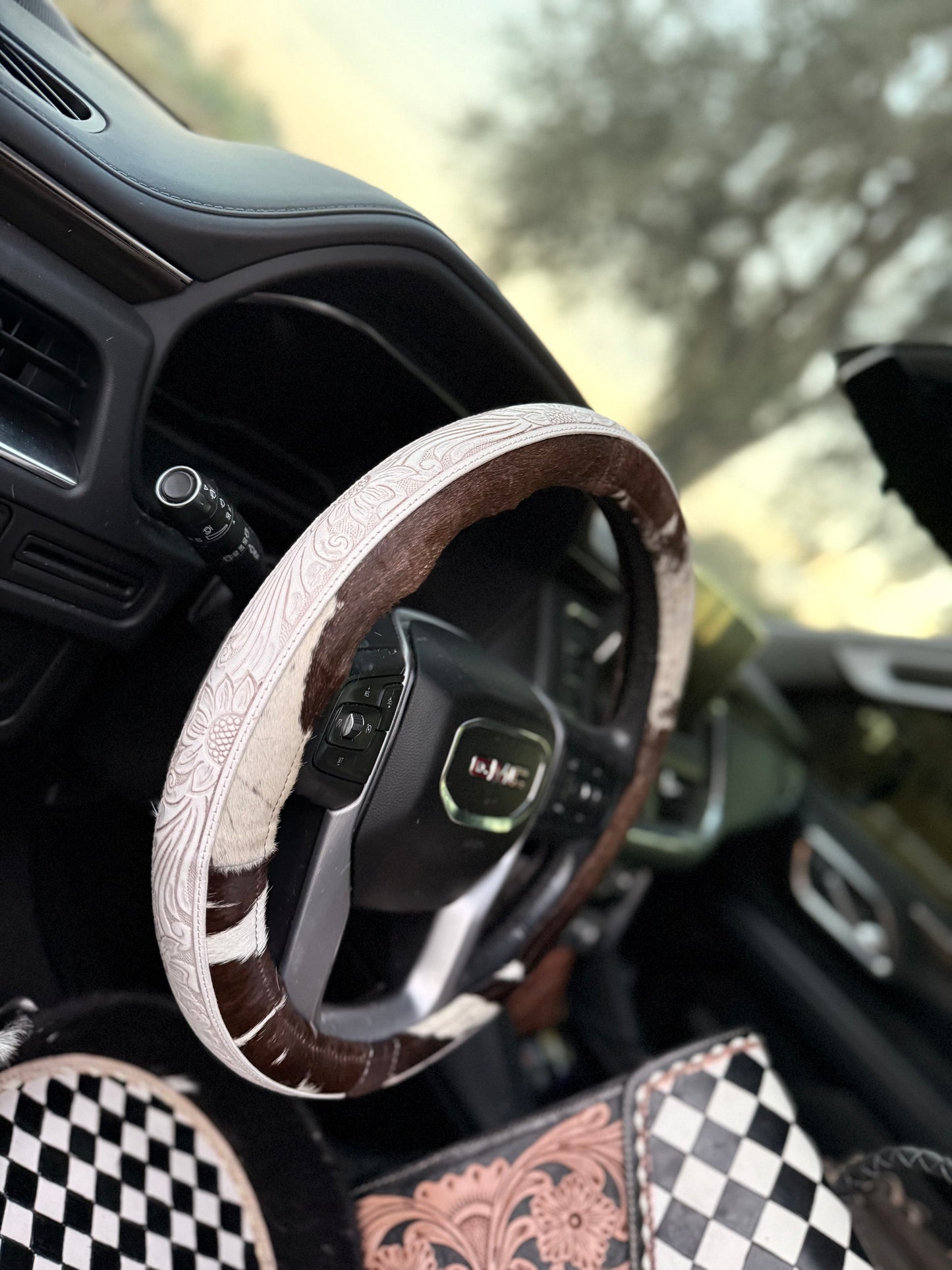 White 15.5 “ tooled leather cowhide steering wheel cover read description before purchase