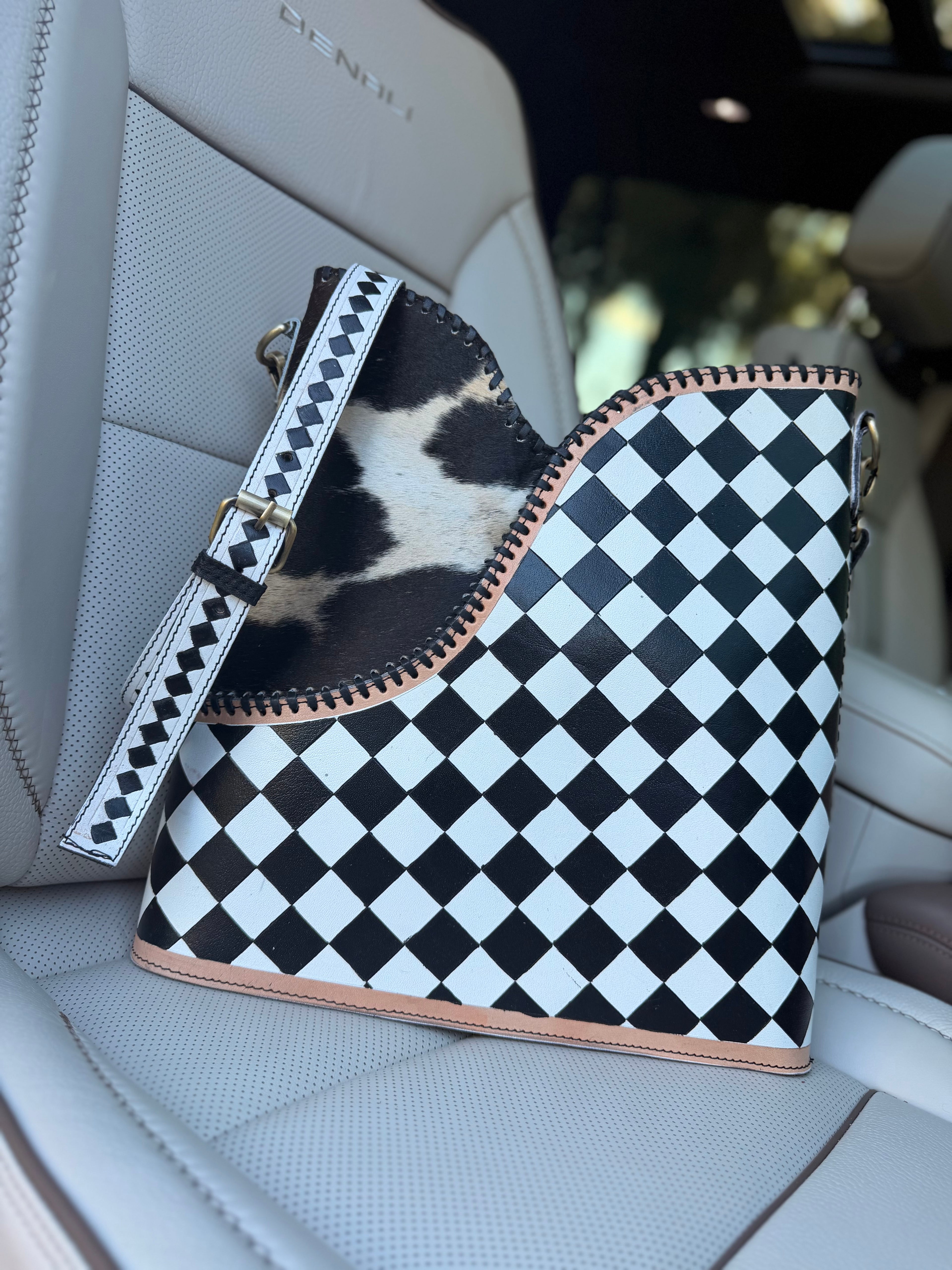 Checker tooled tote