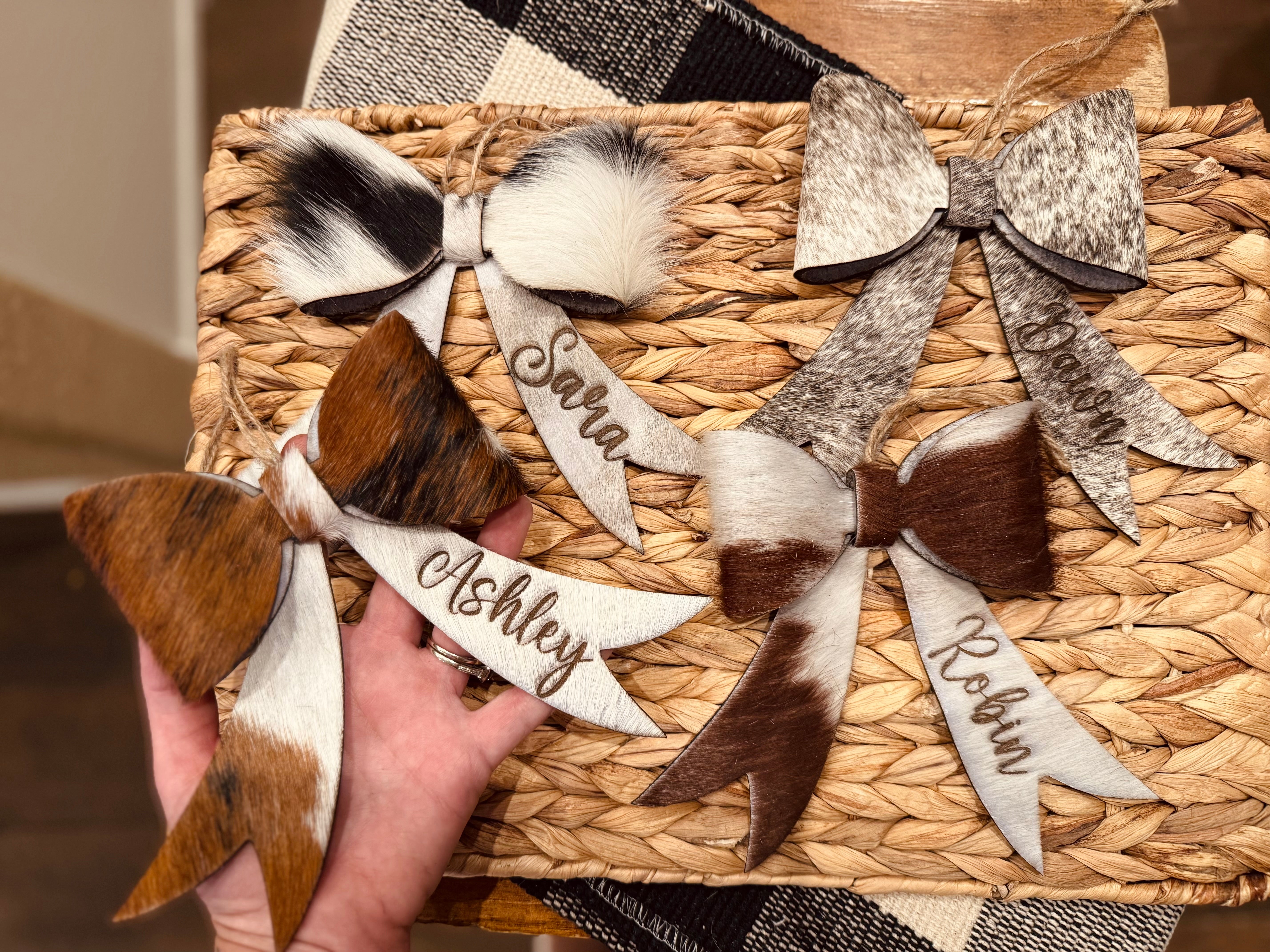 Large cowhide bow ornament - free engraving – Painted porch