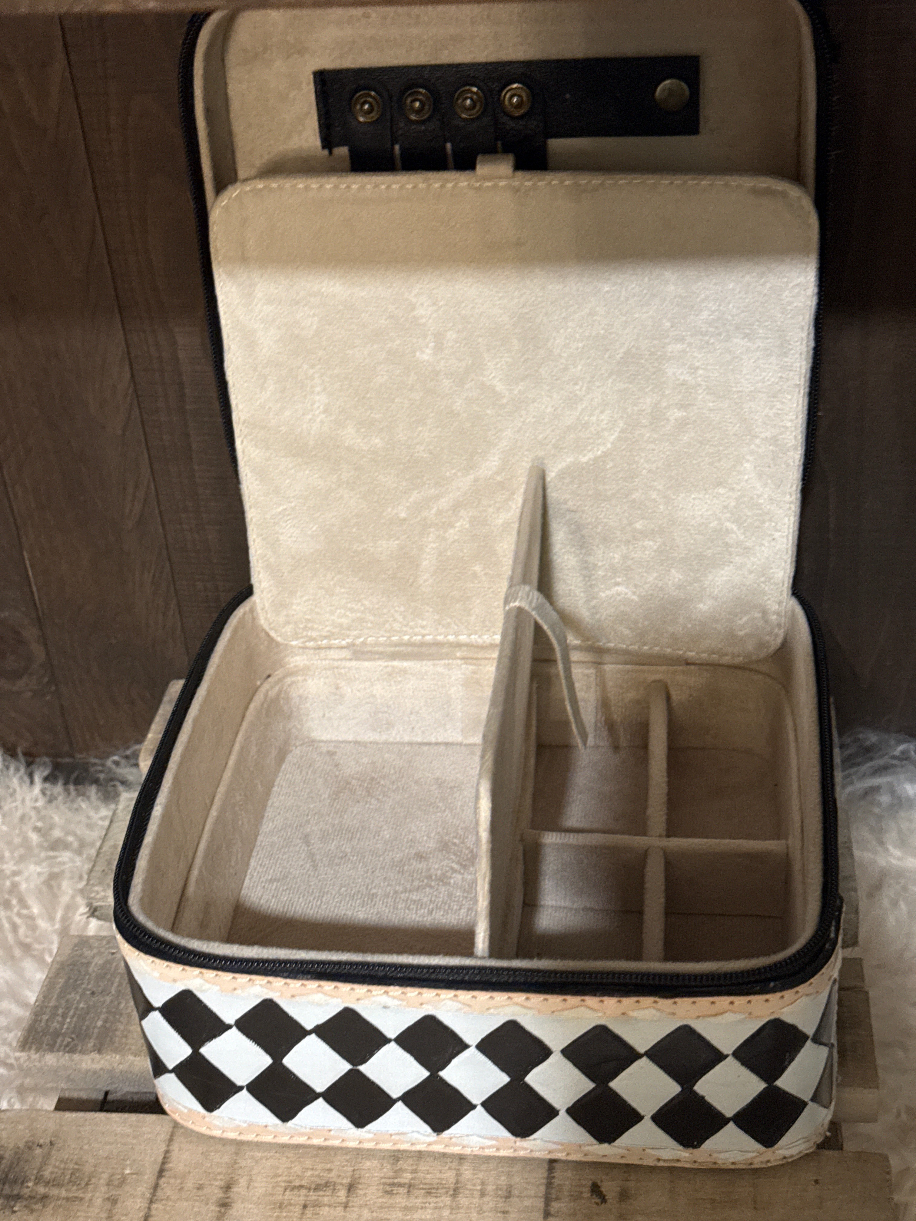 Checkered Jewelry Case