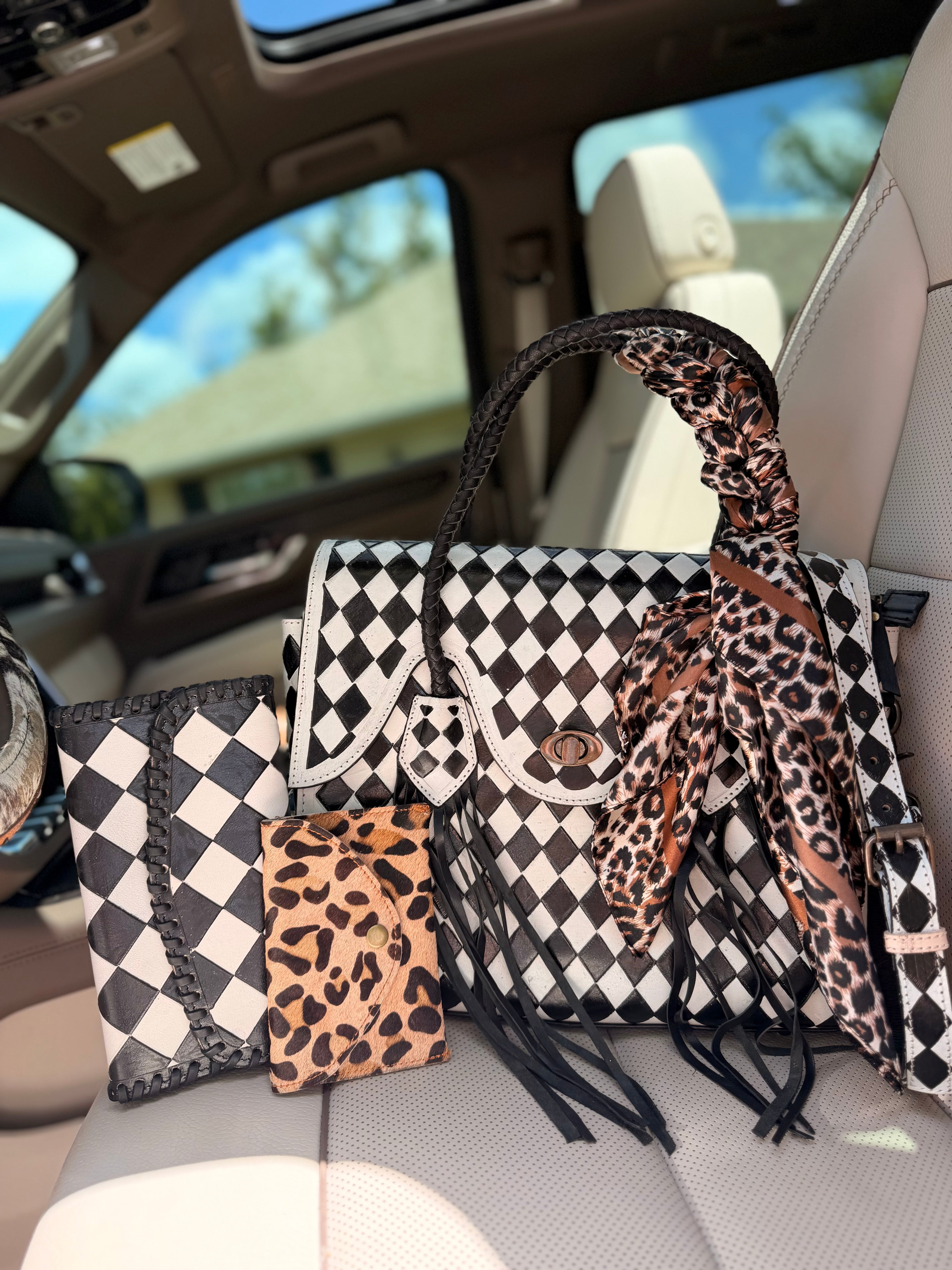 Classy cheetah checker bag set