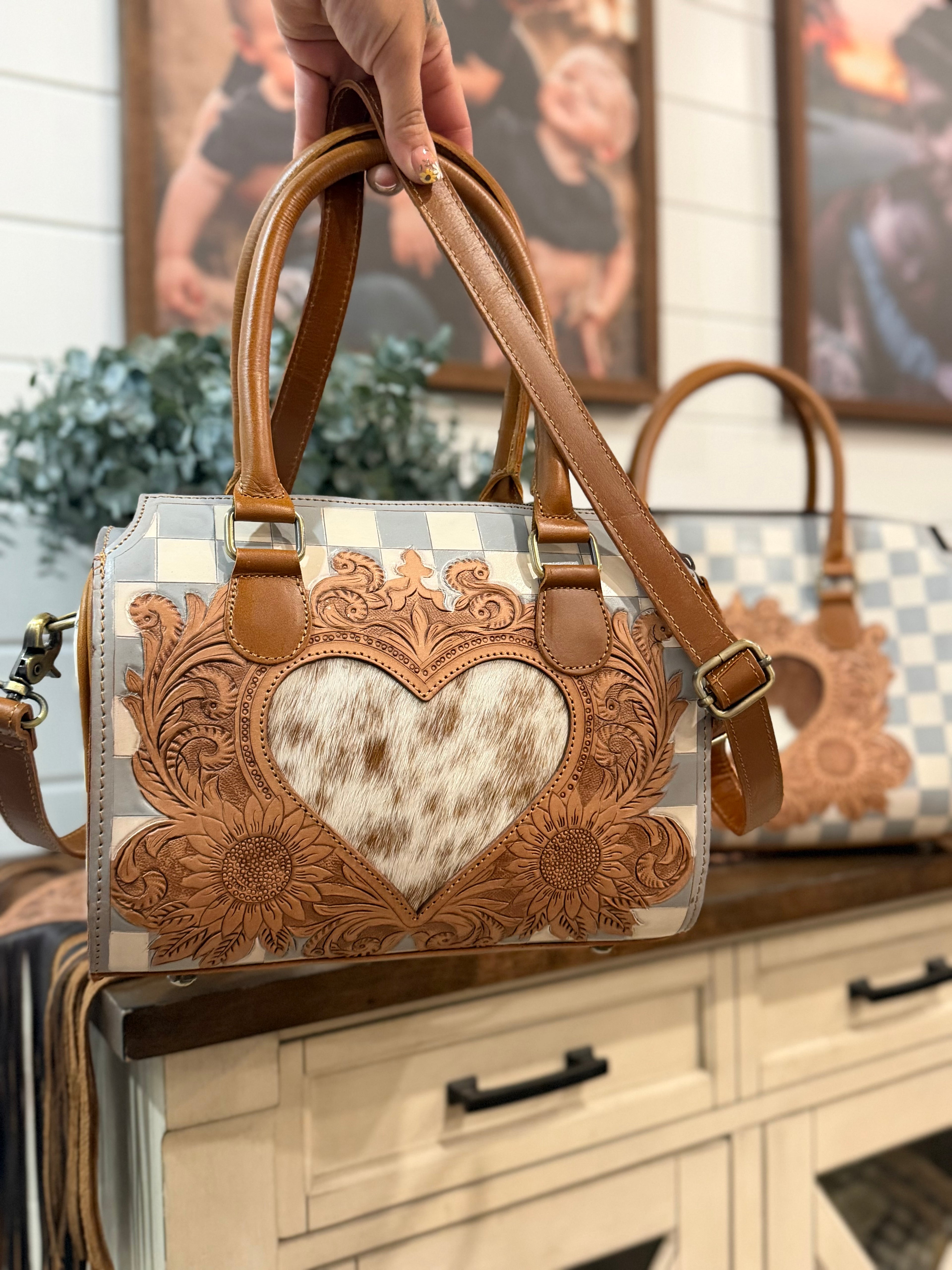 The Sweet Caroline 🤍🤎 gray / white sunflower tooled leather speedy (M)