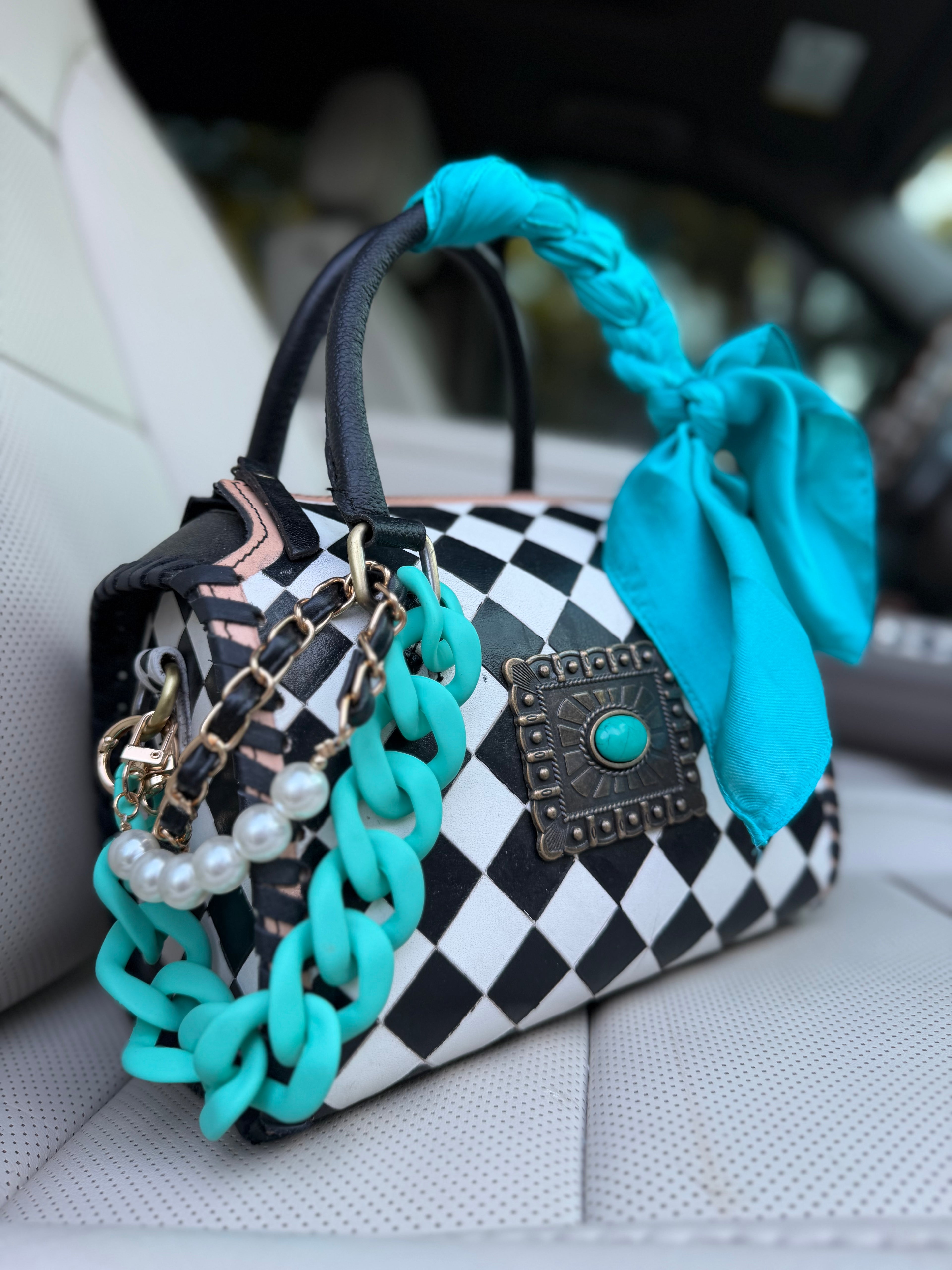 "Checkered Duchess" - black/white checker speedy (M)