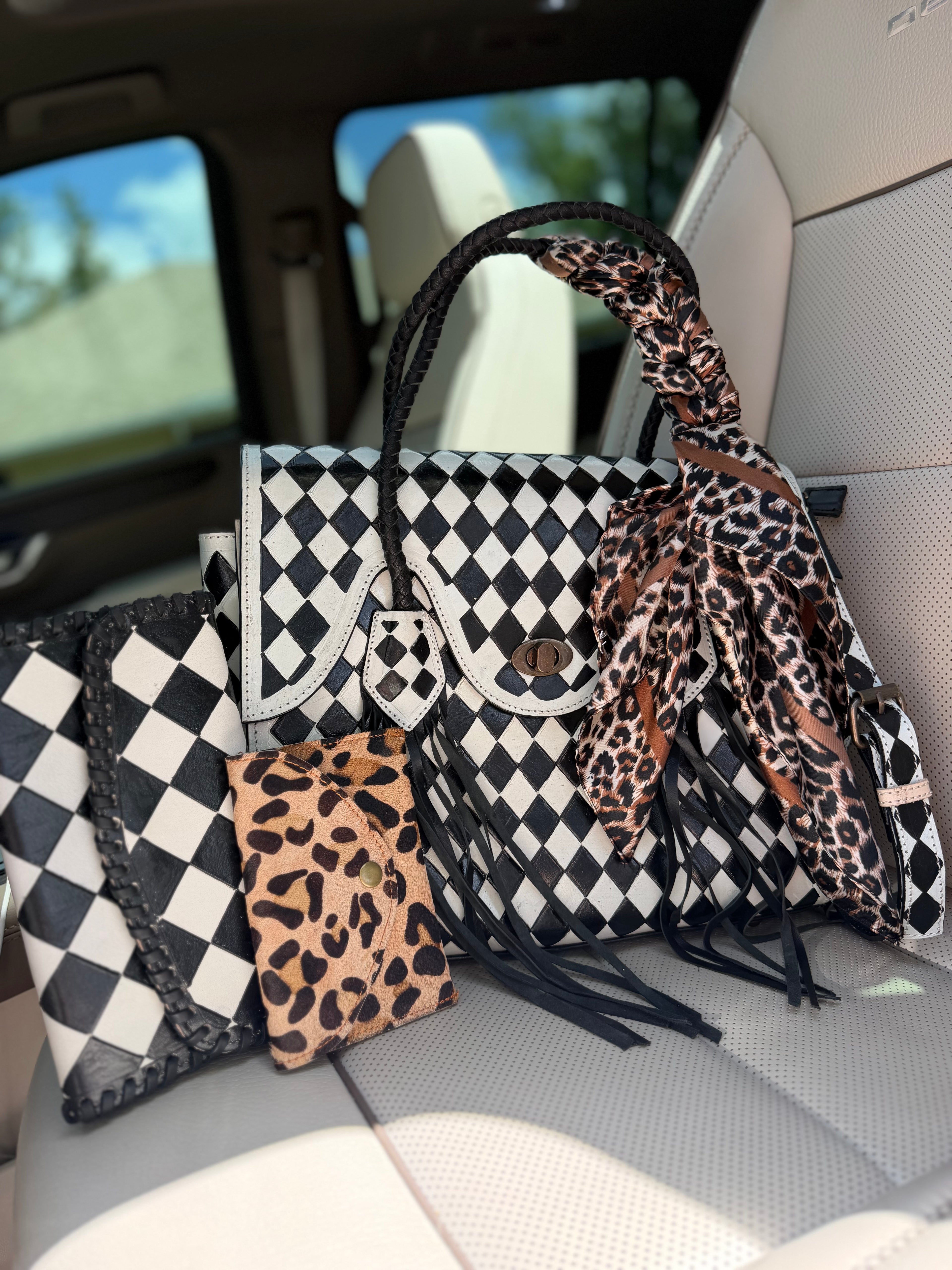 Classy cheetah checker bag set