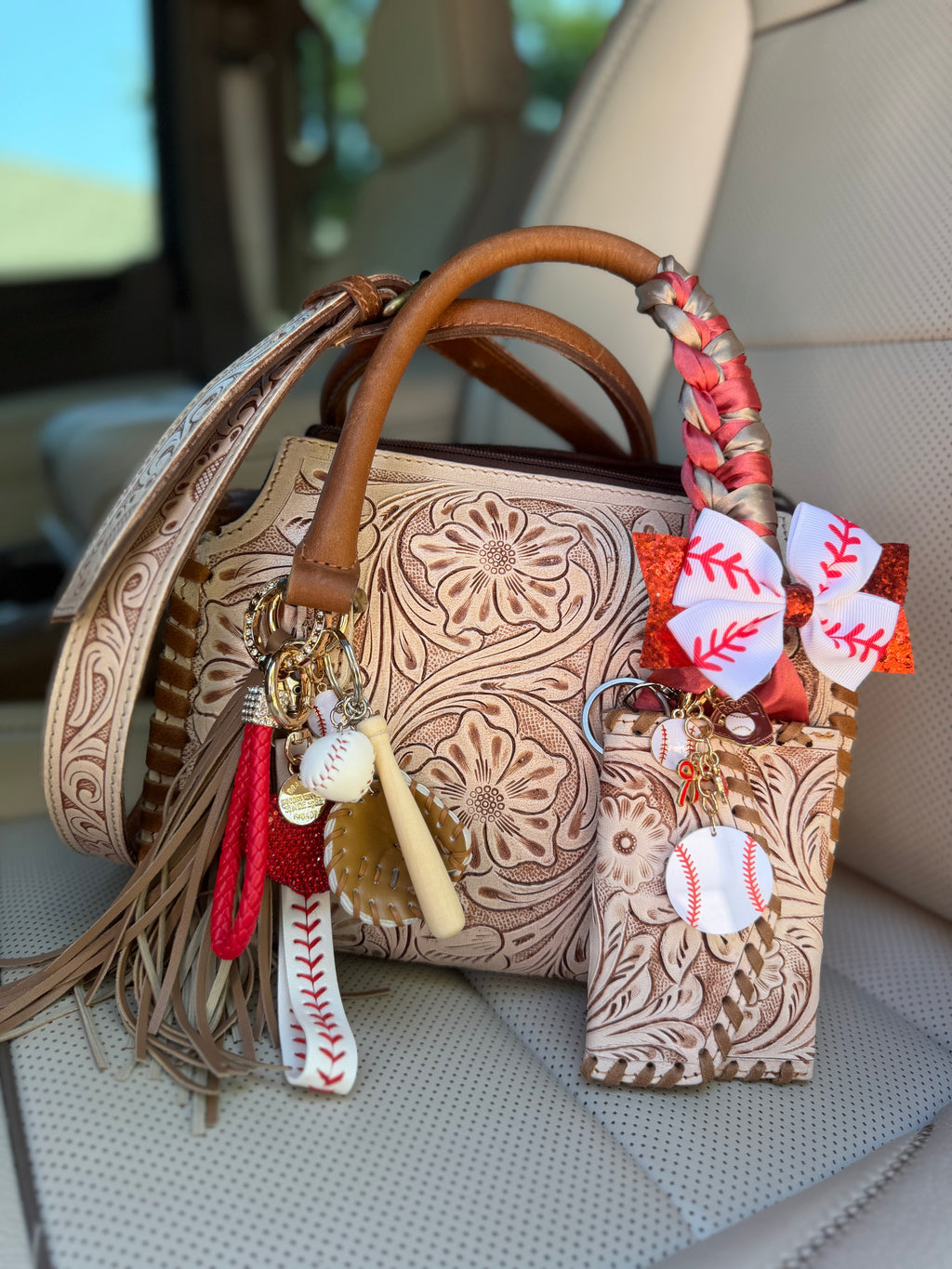 “Cowgirl in the Outfield”- white/cream tooled leather speedy (M)