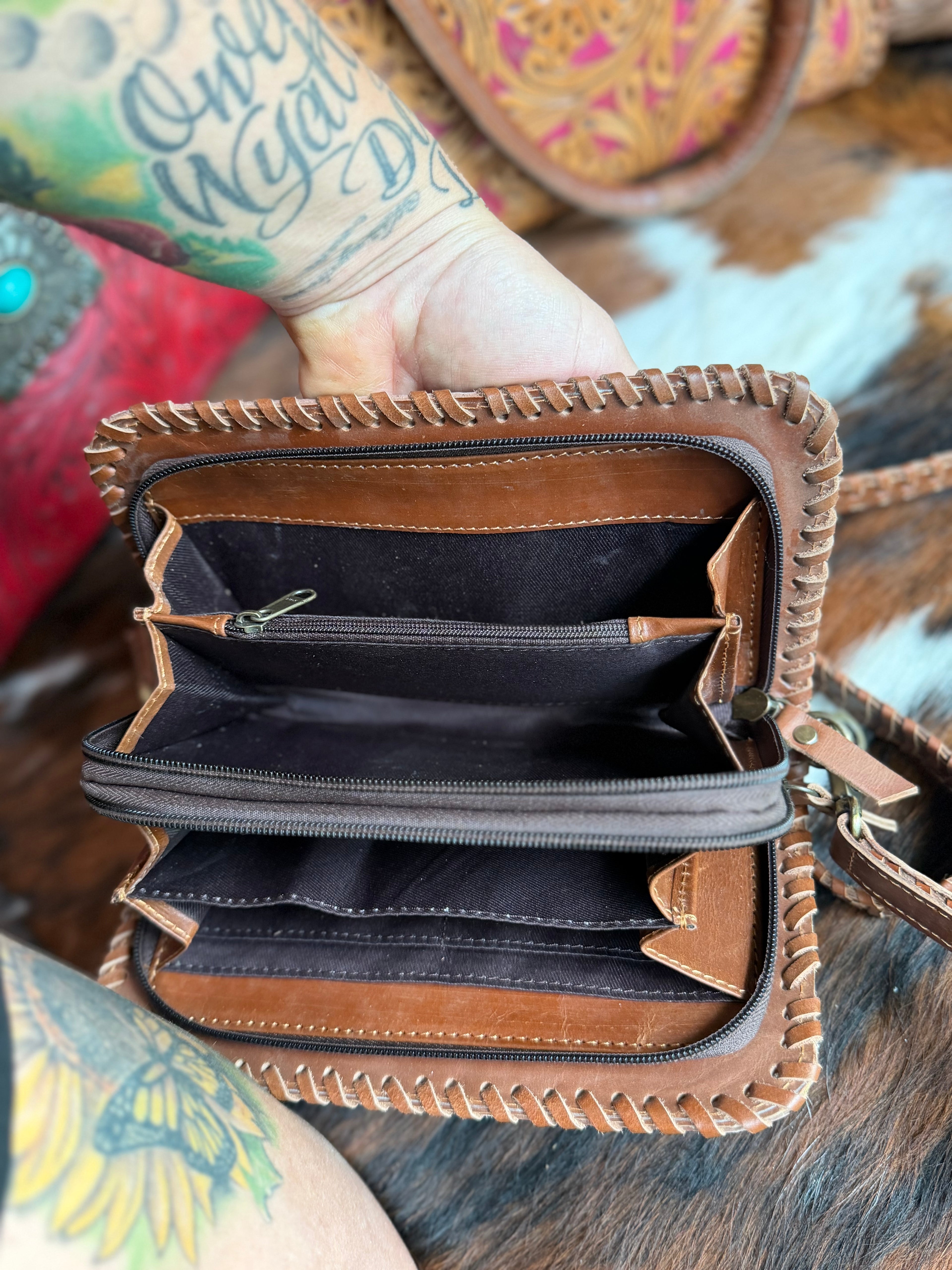 Double wallet Tooled leather clutch purse