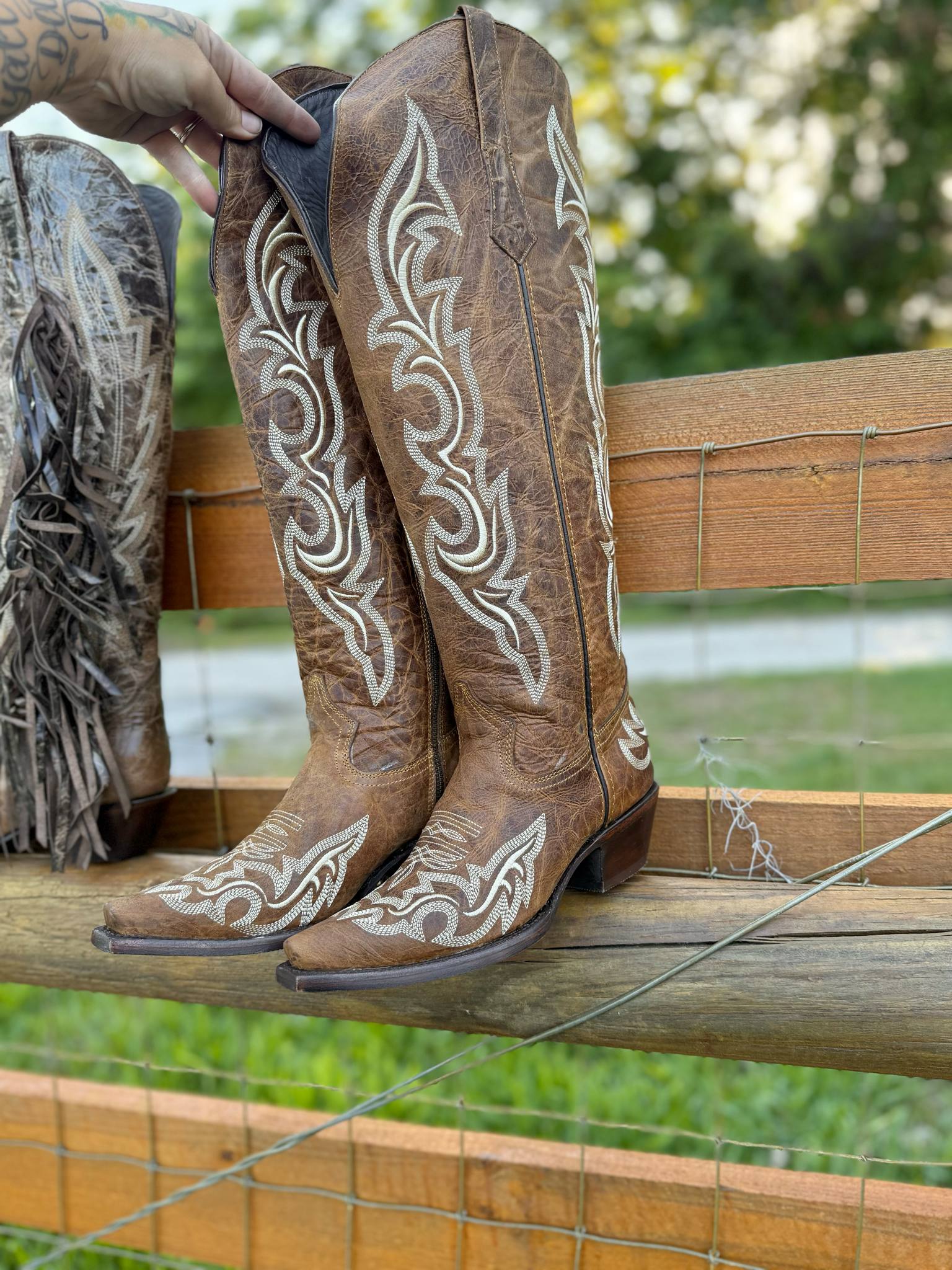 Brown Tall NON Fringe Wide Calf Friendly Snip Toe Cowgirl Boot - White