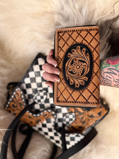 Checker tote and wallet combo! 13”x9”