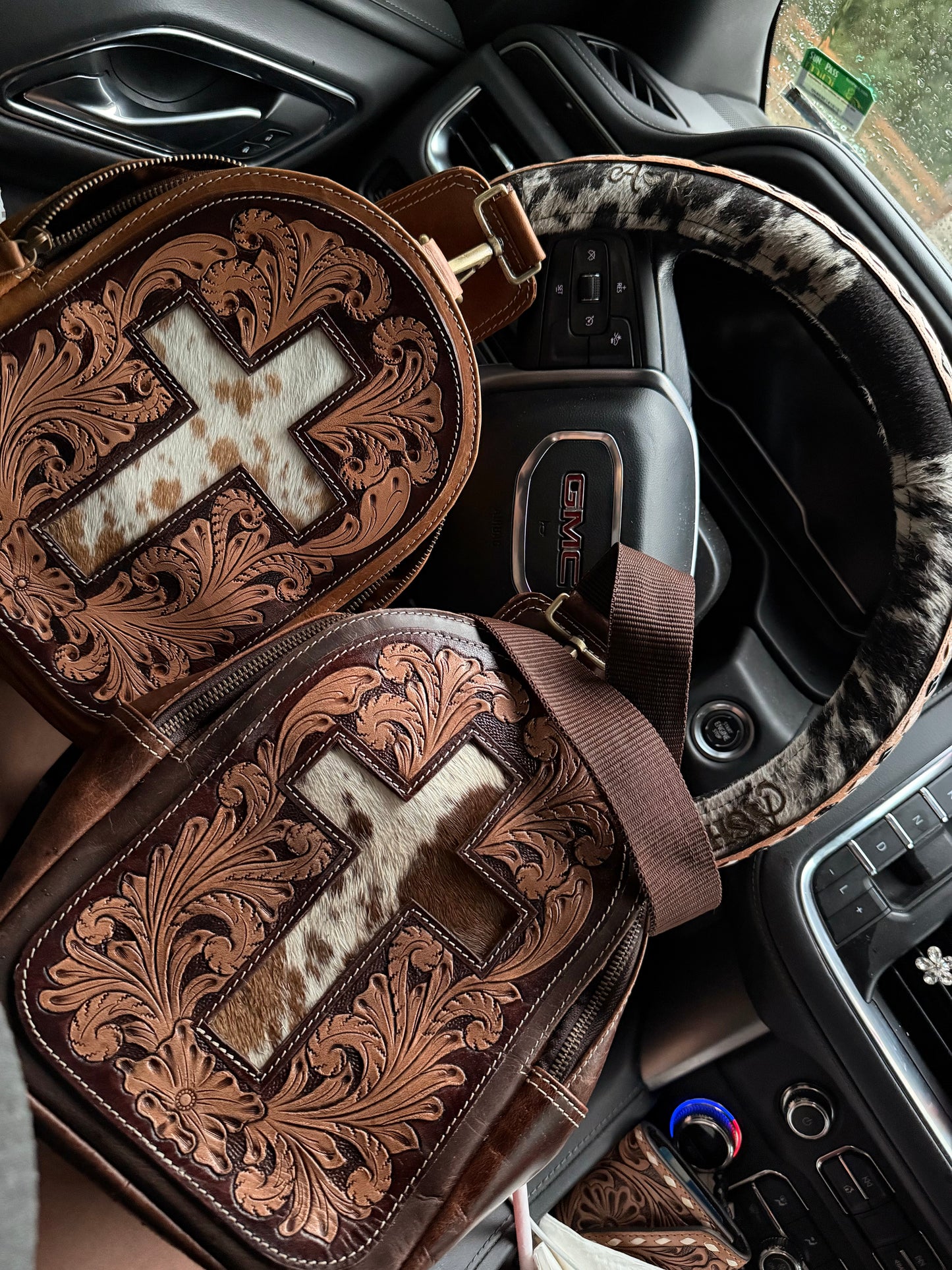 Cowhide Cross sling / cross body bag