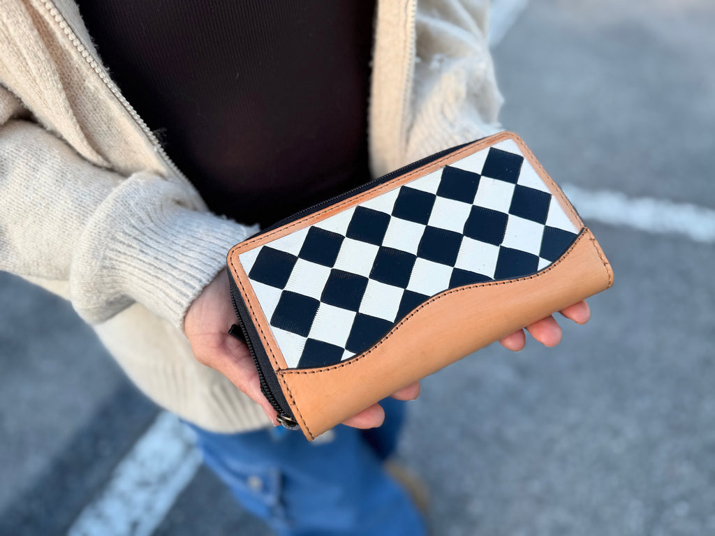 High quality Tooled leather checker bifold wallet