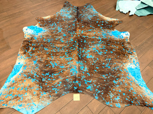 8’7” blue acid wash rug