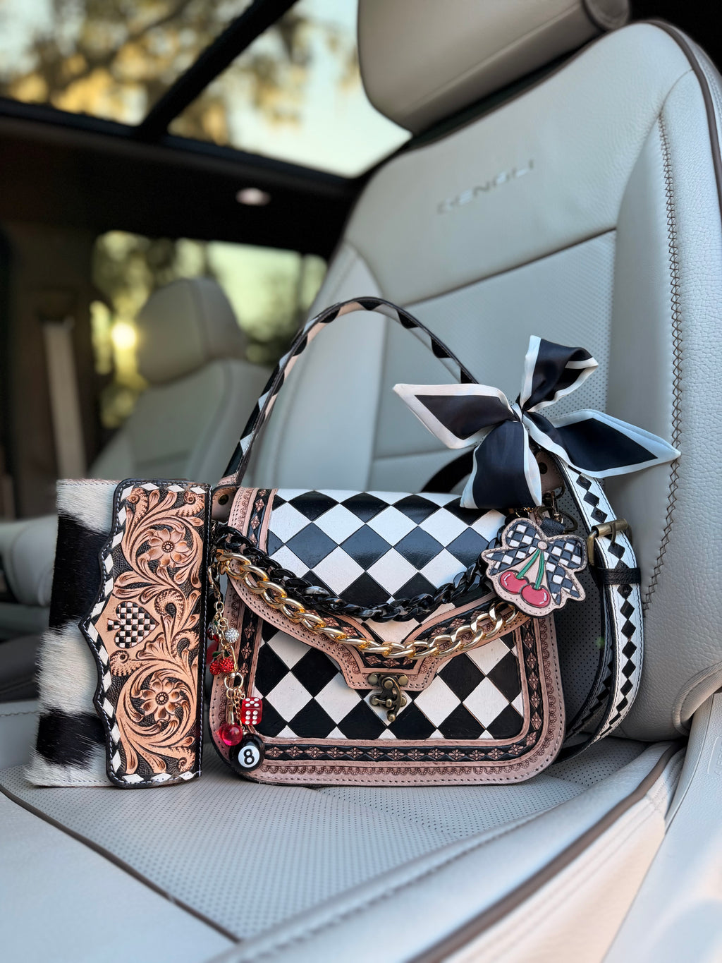 “Double Down Darlin'” purse set