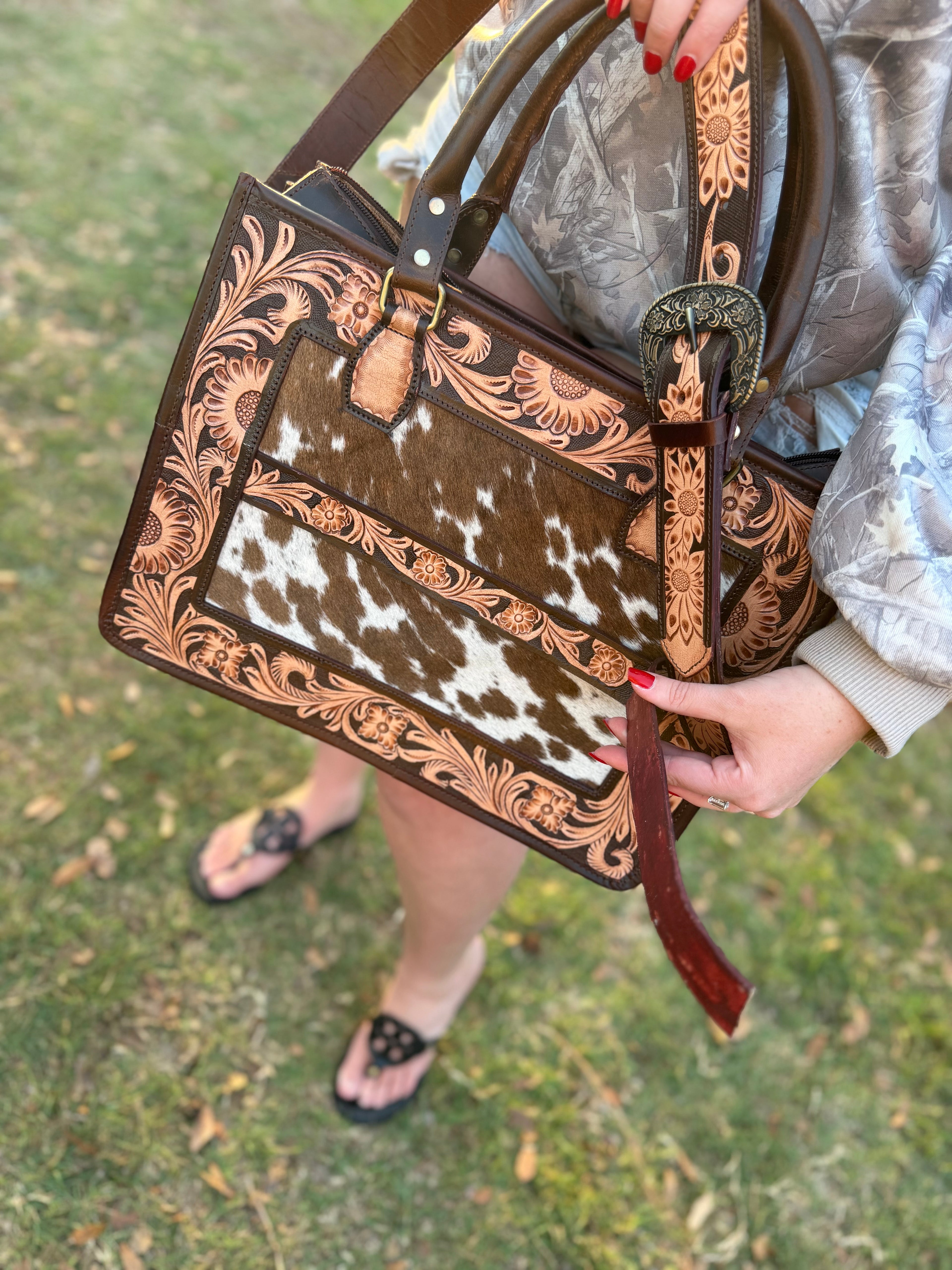 Trophy belt buckle  cowhide purse