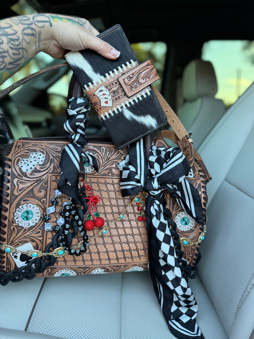 "Winning Jackpot" - brown tooled leather speedy (Duffle) with wallet