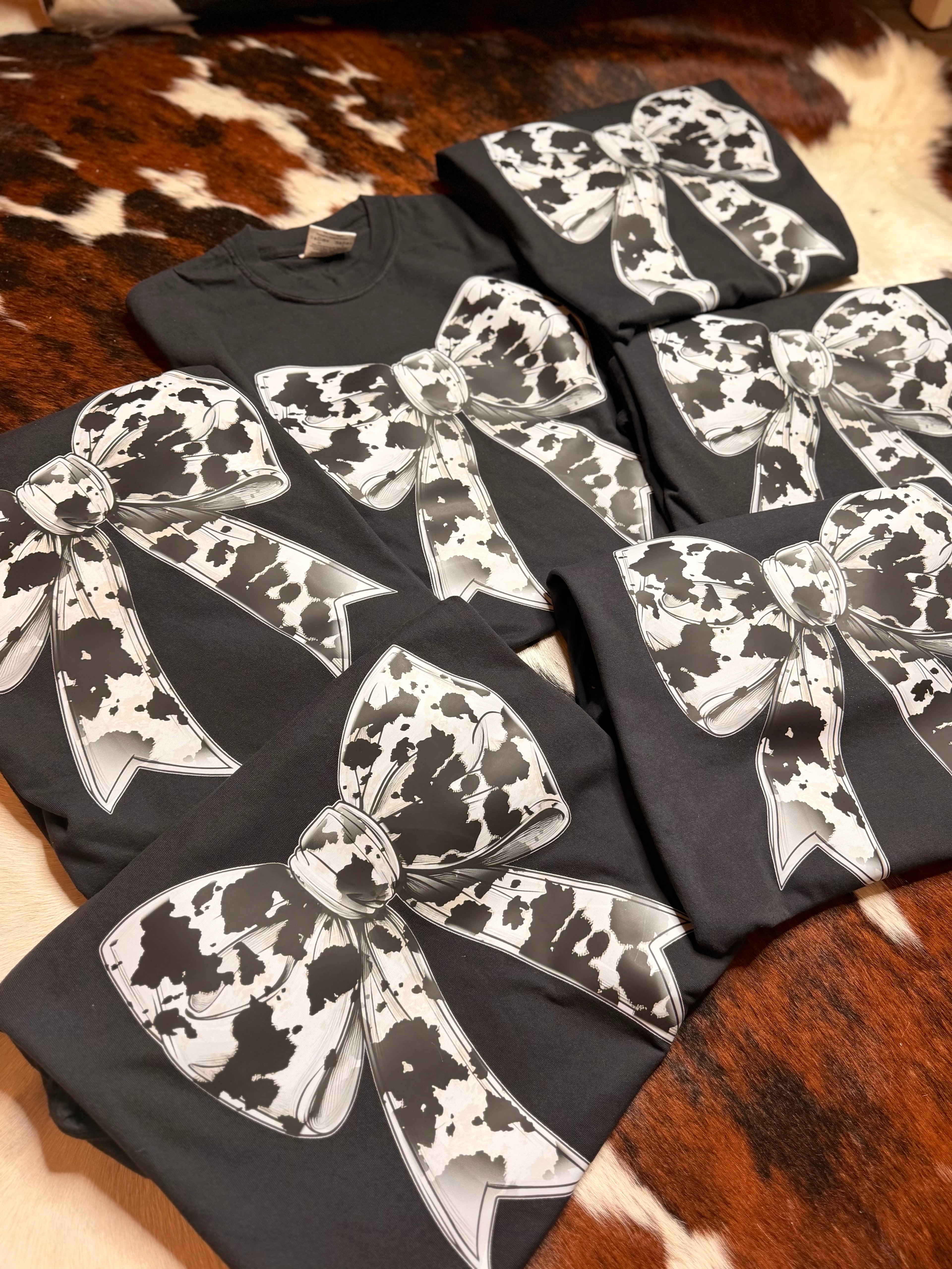 Cowhide bow -comfort color short sleeve tee