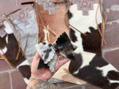 (Ruffle) Large cowhide bow ornament - no engraving offered