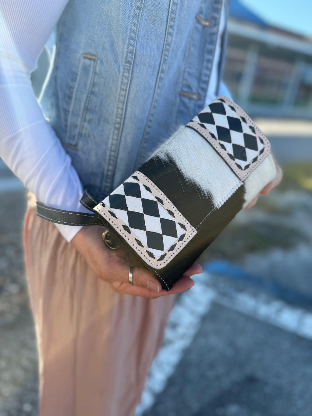 Wallet wristlet