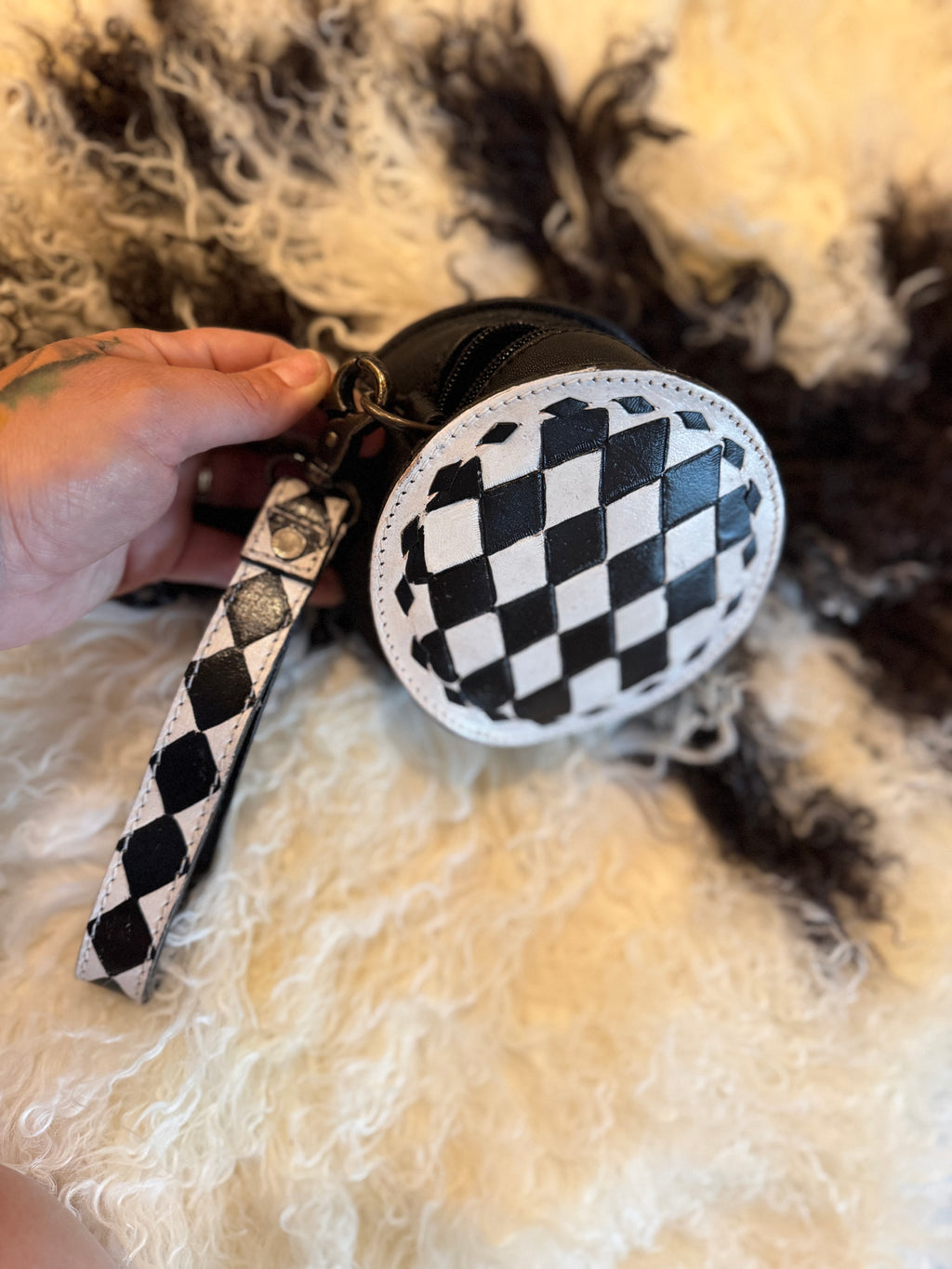 Circle checker wristlet 5”