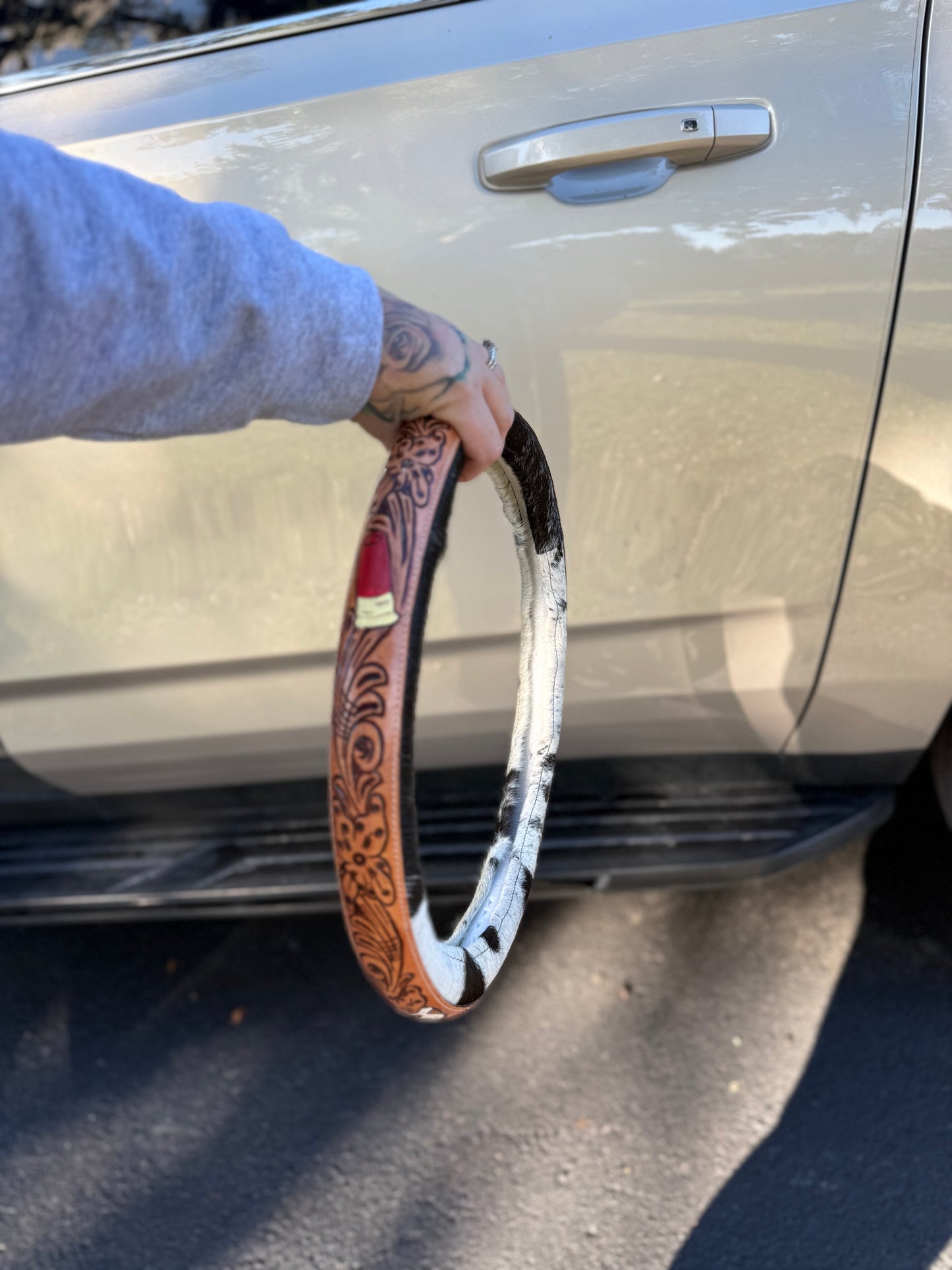 Country style 15.5 “ tooled leather cowhide steering wheel cover read description before purchase