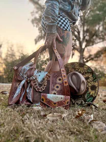 “Wildflower Prairie” tote/wallet/wallet