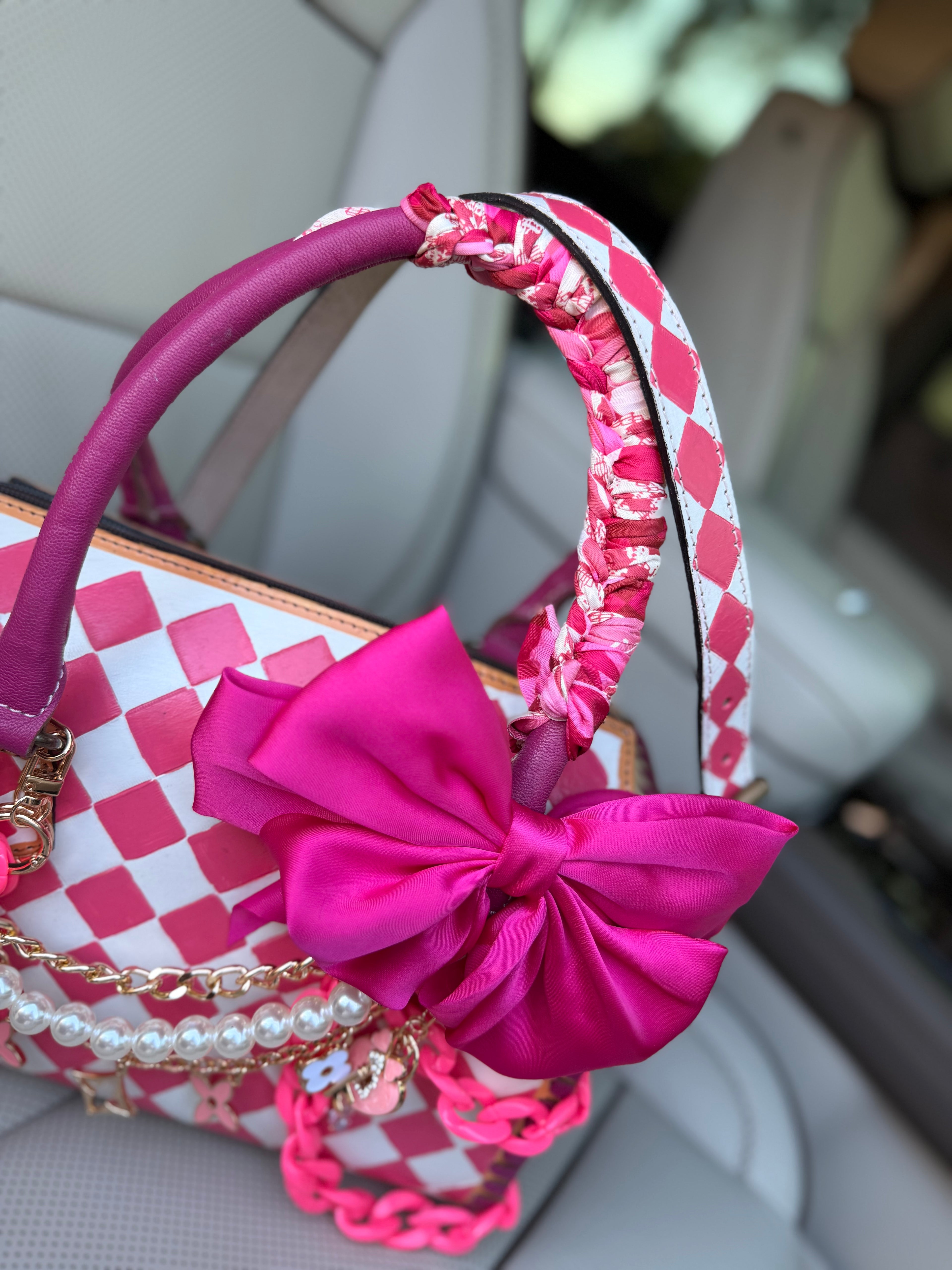 “The Pink Pony“- white and pink  tooled leather speedy (M)