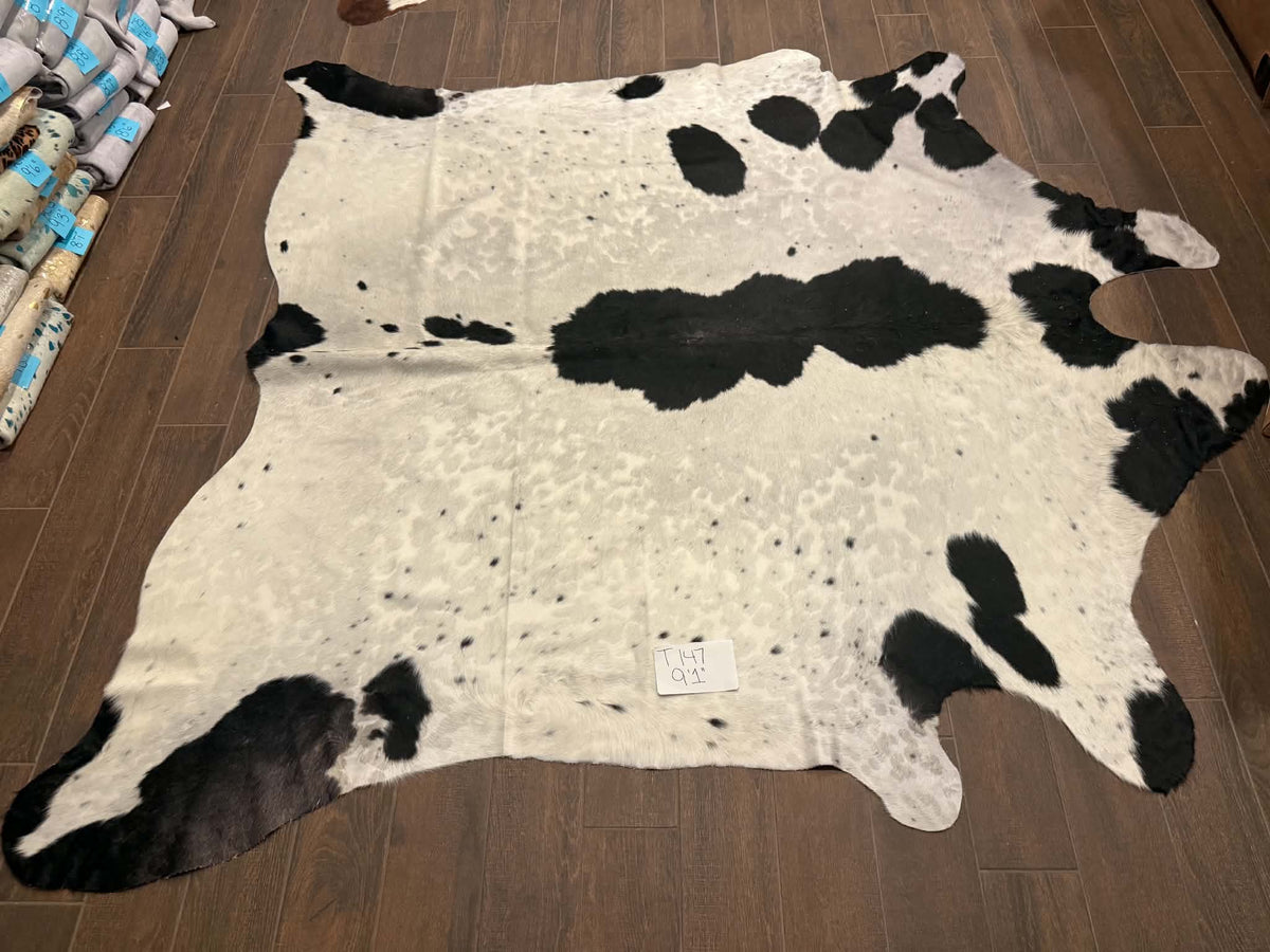 Full size cowhide (exotic) #T147- 9’1”