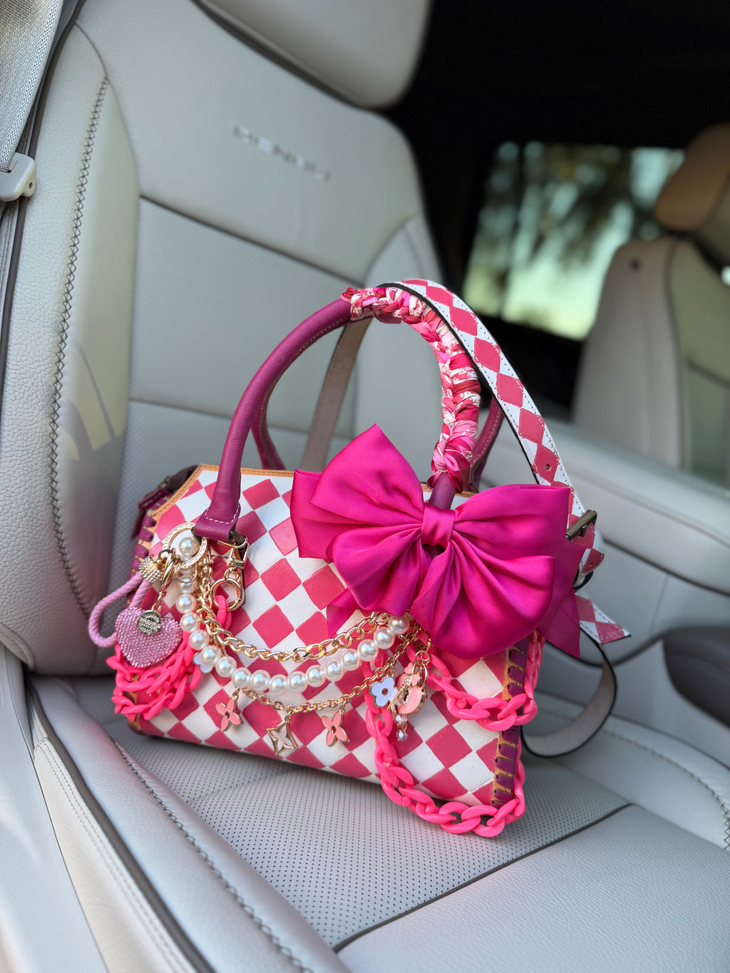 “The Pink Pony“- white and pink  tooled leather speedy (M)
