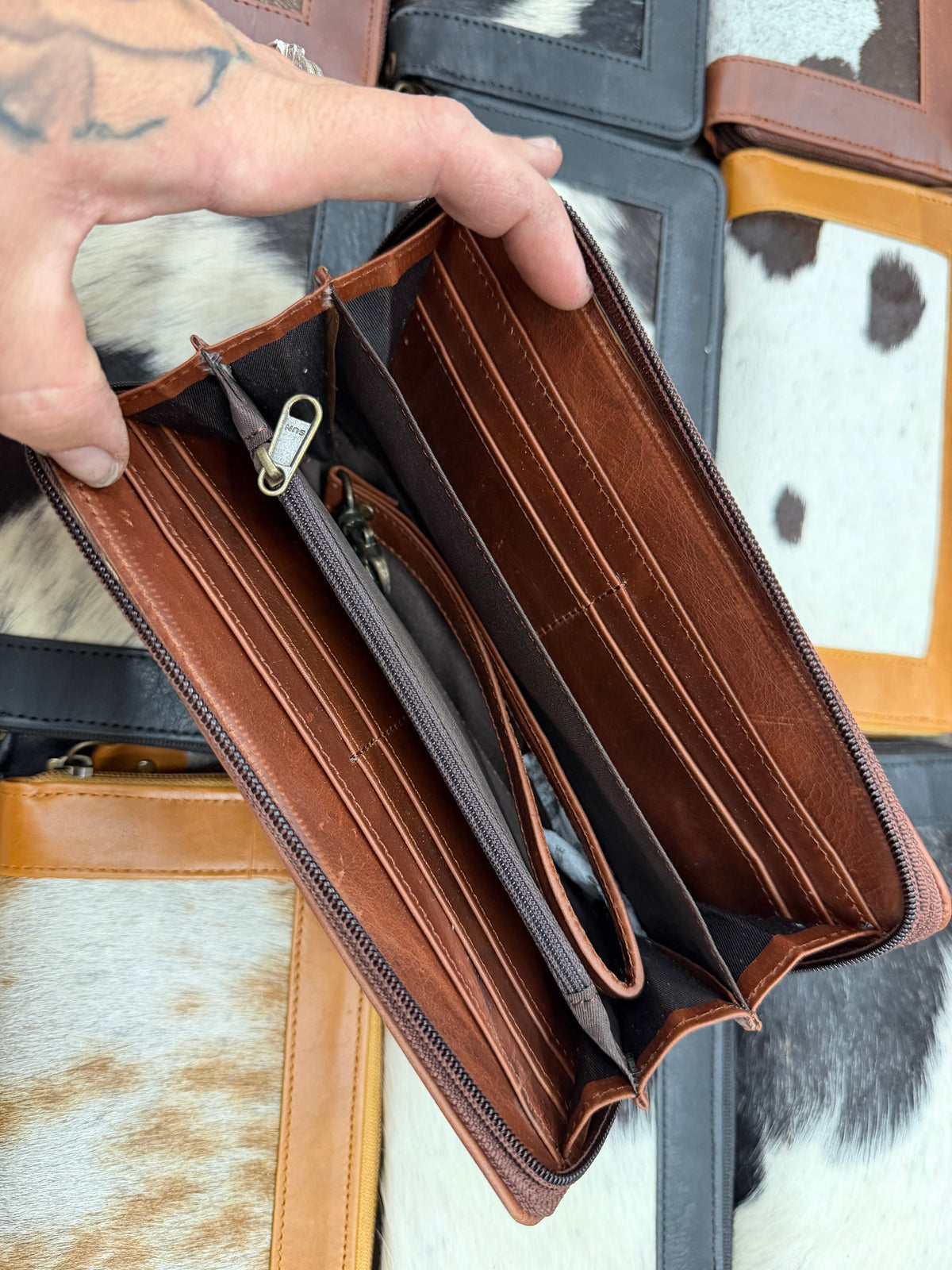 HALF OFF cowhide leather wallet
