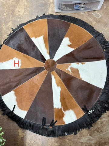 SALE ROUND FRINGE RUGS 52”