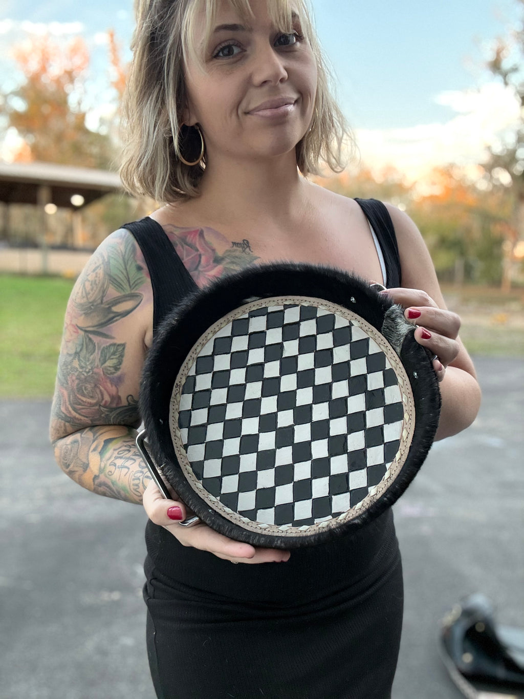 Checker print round tray