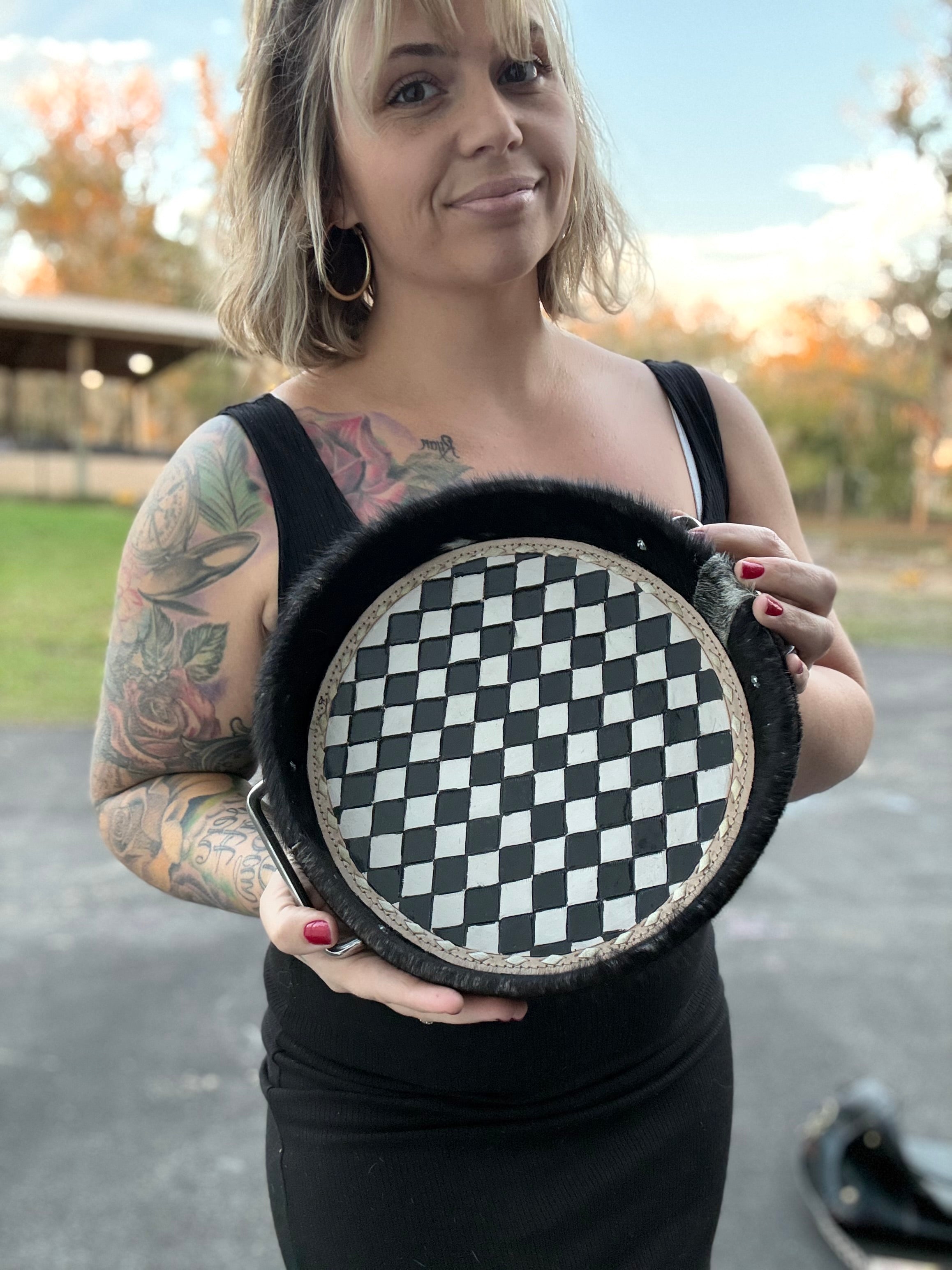 Checker print round tray