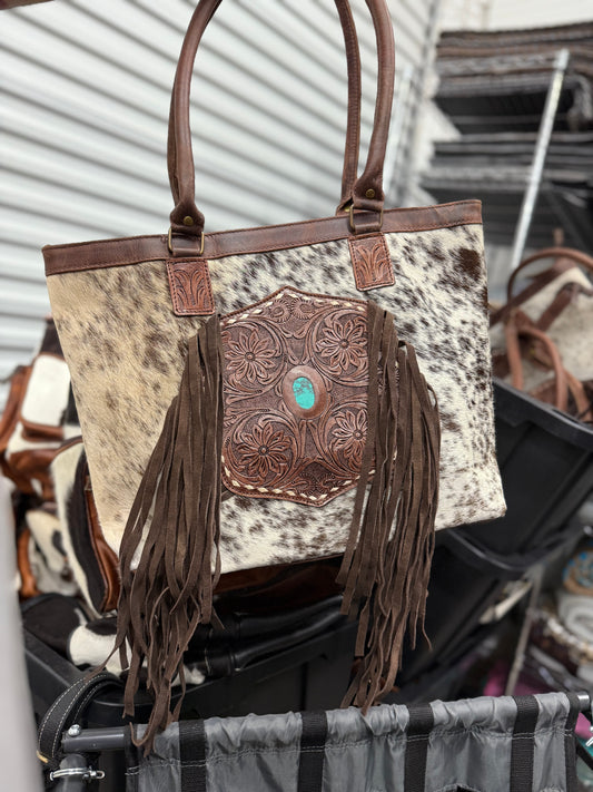 Large tote bag comes with free wallet and card holder, 3 pieces for the price of one!