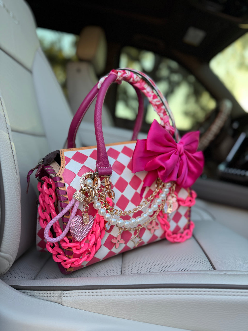 “The Pink Pony“- white and pink  tooled leather speedy (M)