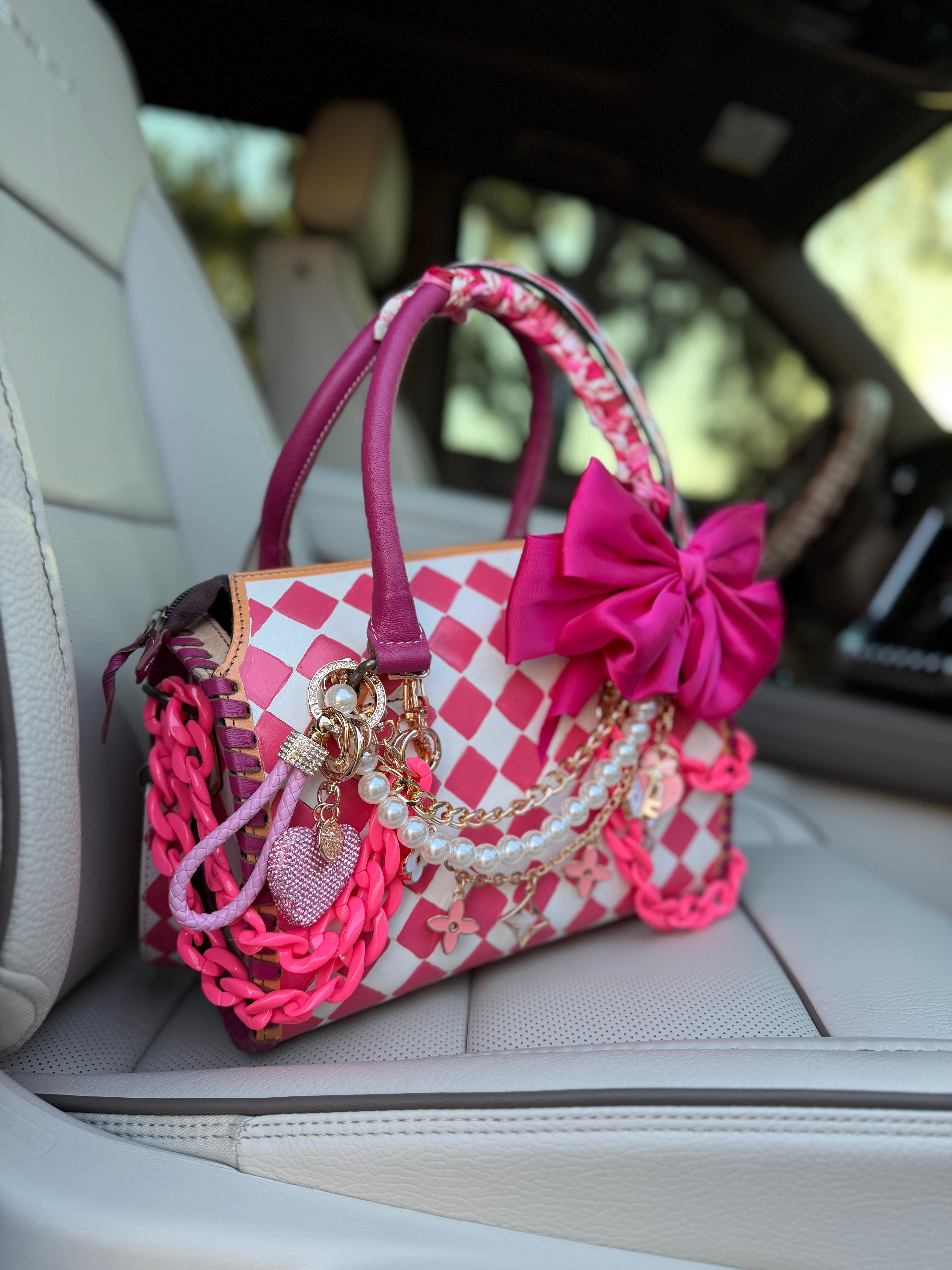 “The Pink Pony“- white and pink  tooled leather speedy (M)
