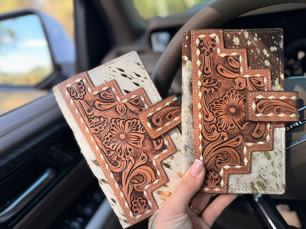 The "Gretchen 2.0" wallet - by The Painted Porches