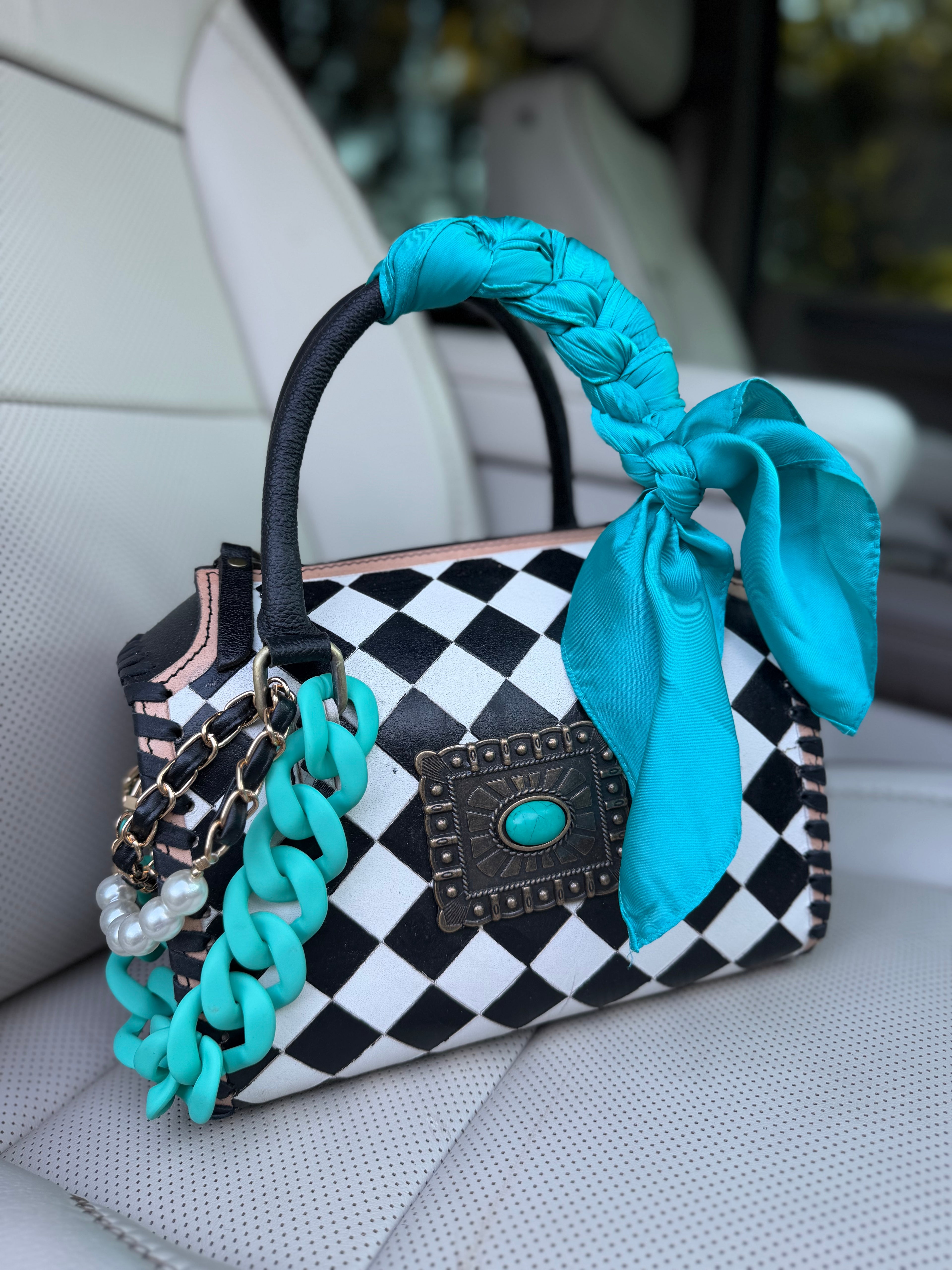 "Checkered Duchess" - black/white checker speedy (M)